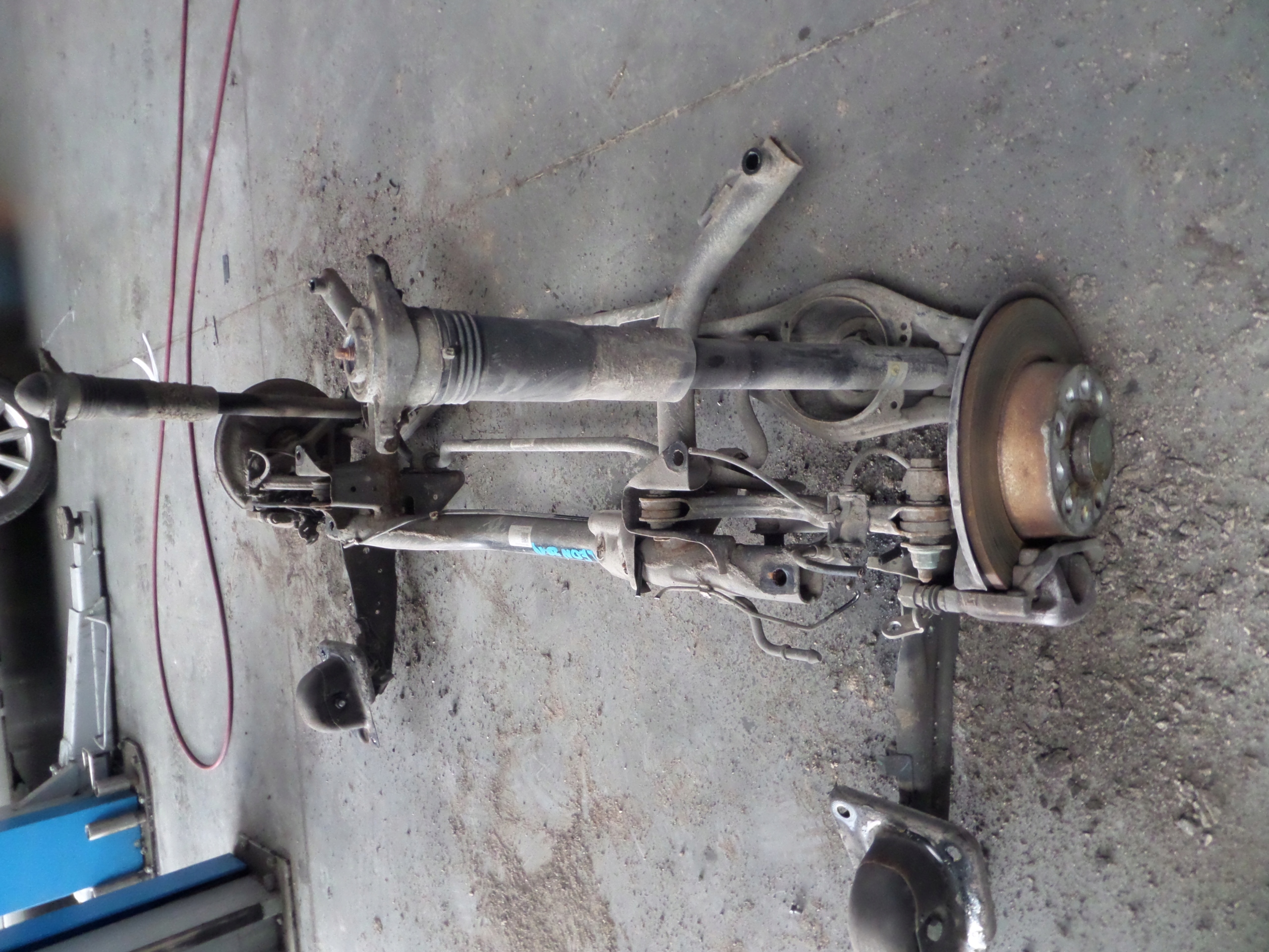 SEAT LEON III KOMBI sususpension rear part sider rear axis