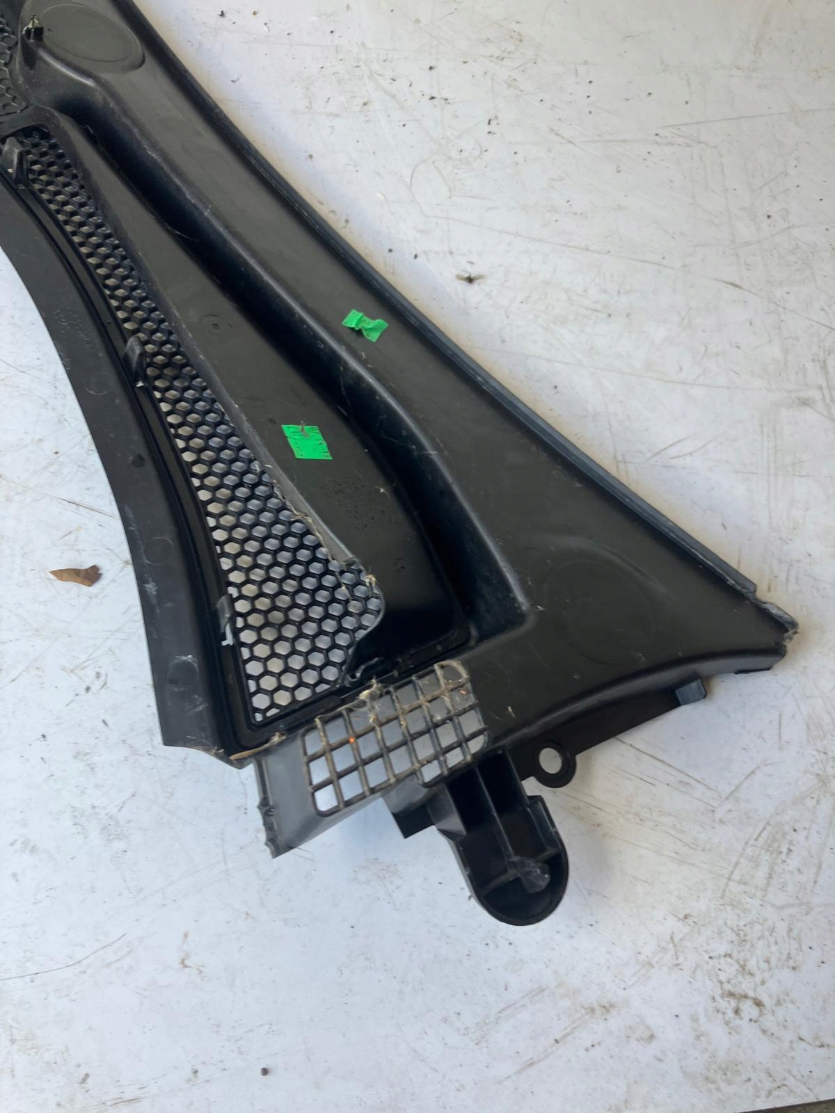 torpedo upper right PEUGEOT 208 and 9673303080