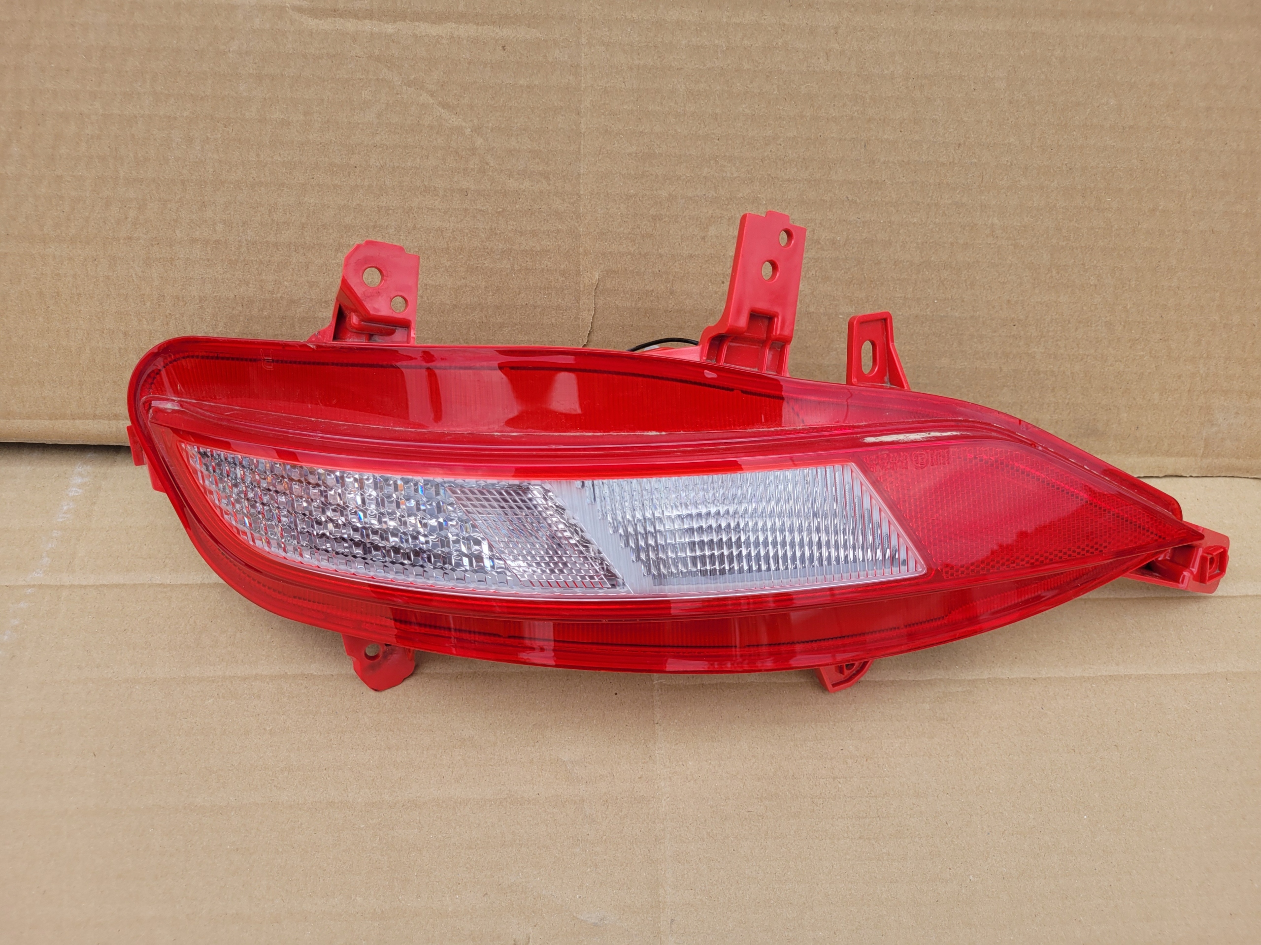 HYUNDAI TUCSON IV 20- LAMPA PRAWY TYŁ TYLNA 92406-N7000