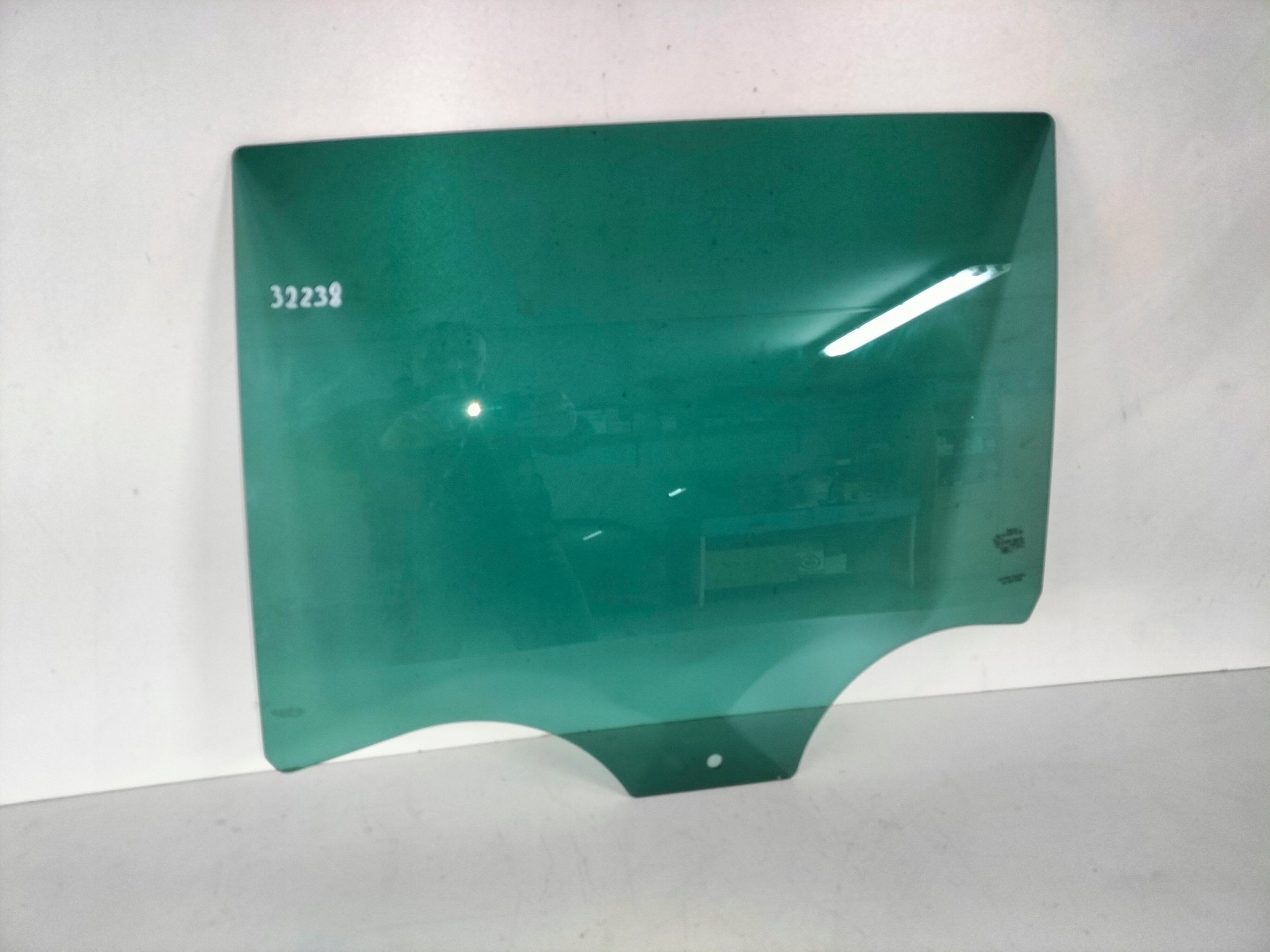 window dzrwi tylnych rear part left SKODA RAPID 12- SPACEBACK