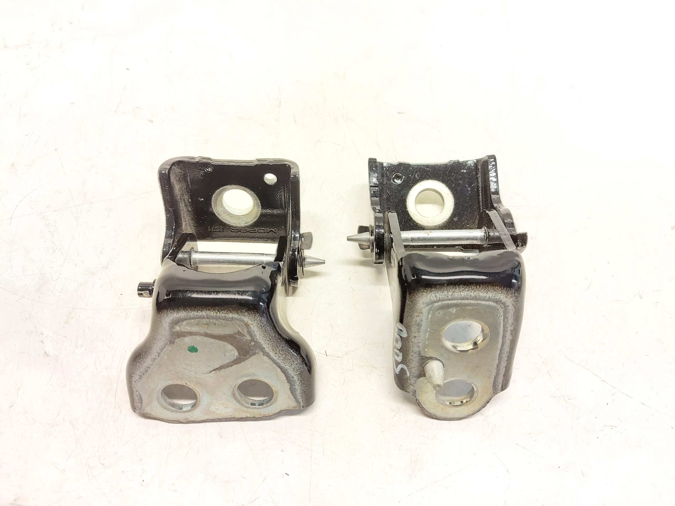 Peugeot 5008 III E5008 hinge hinges door right rear part upper lower kpl.