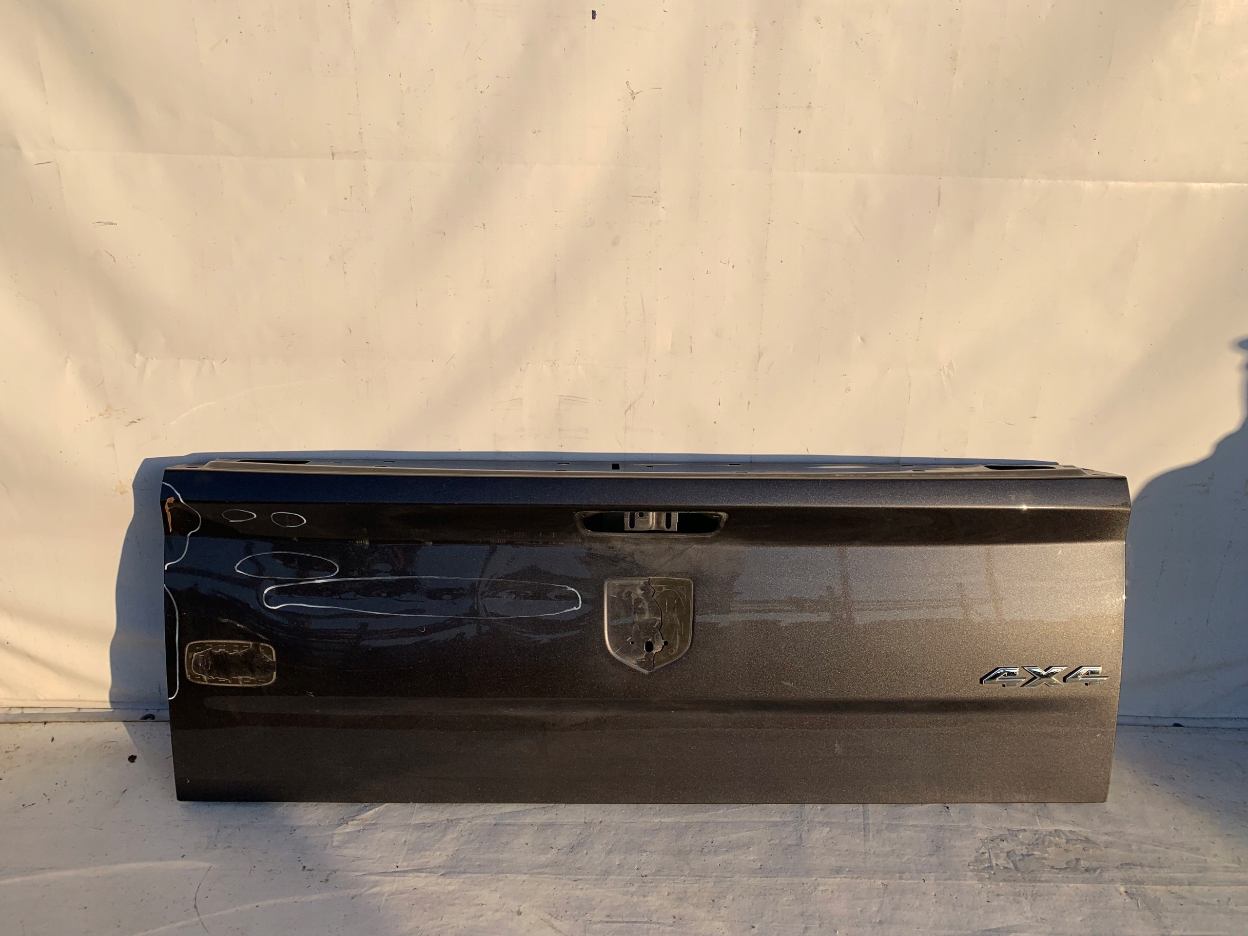 DODGE RAM KLAPA BAGAŻNIKA BURTA TYLNA TYŁ