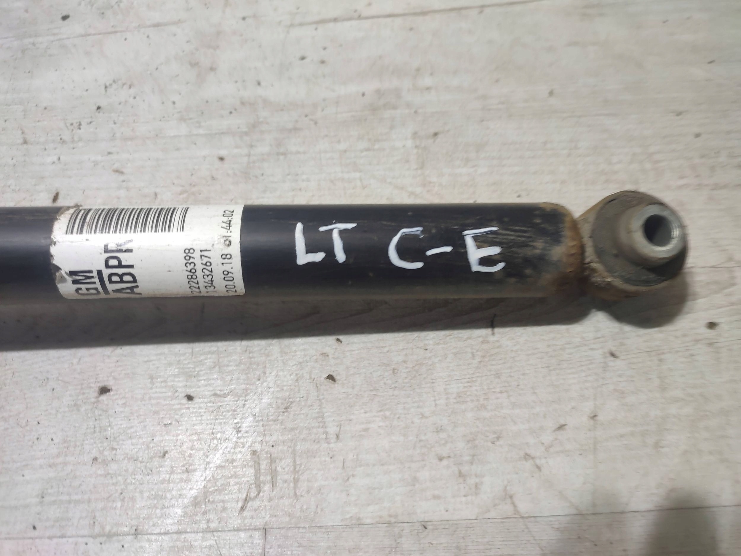 Opel Corsa E 2018 rear part side left shock absorber