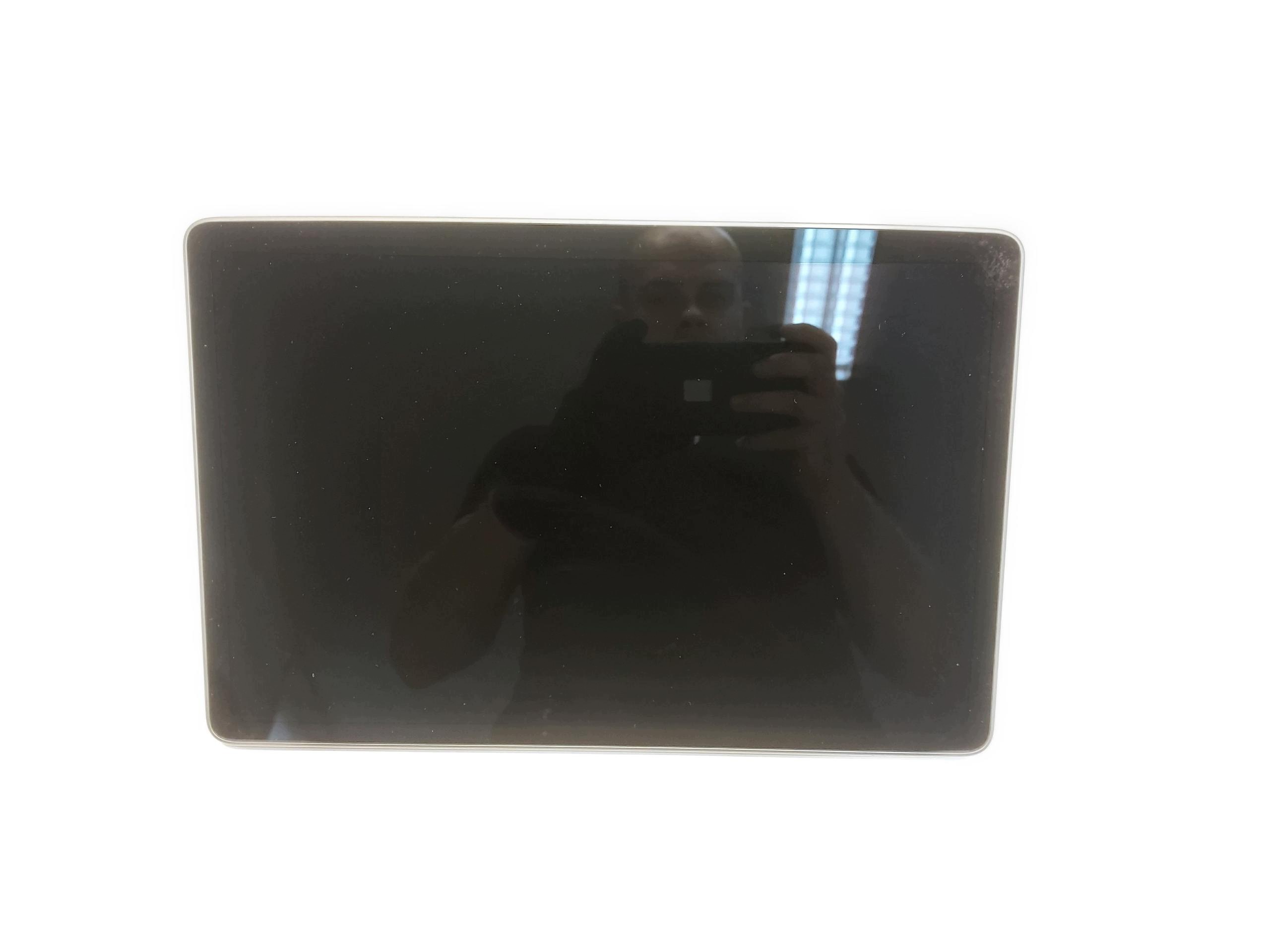 TESLA MODEL Y 2024r, EKRAN Schermo