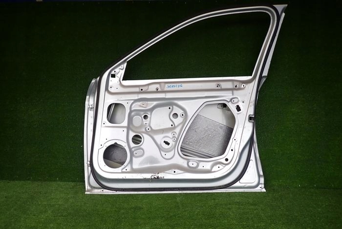 SKODA SUPERB III door right front front