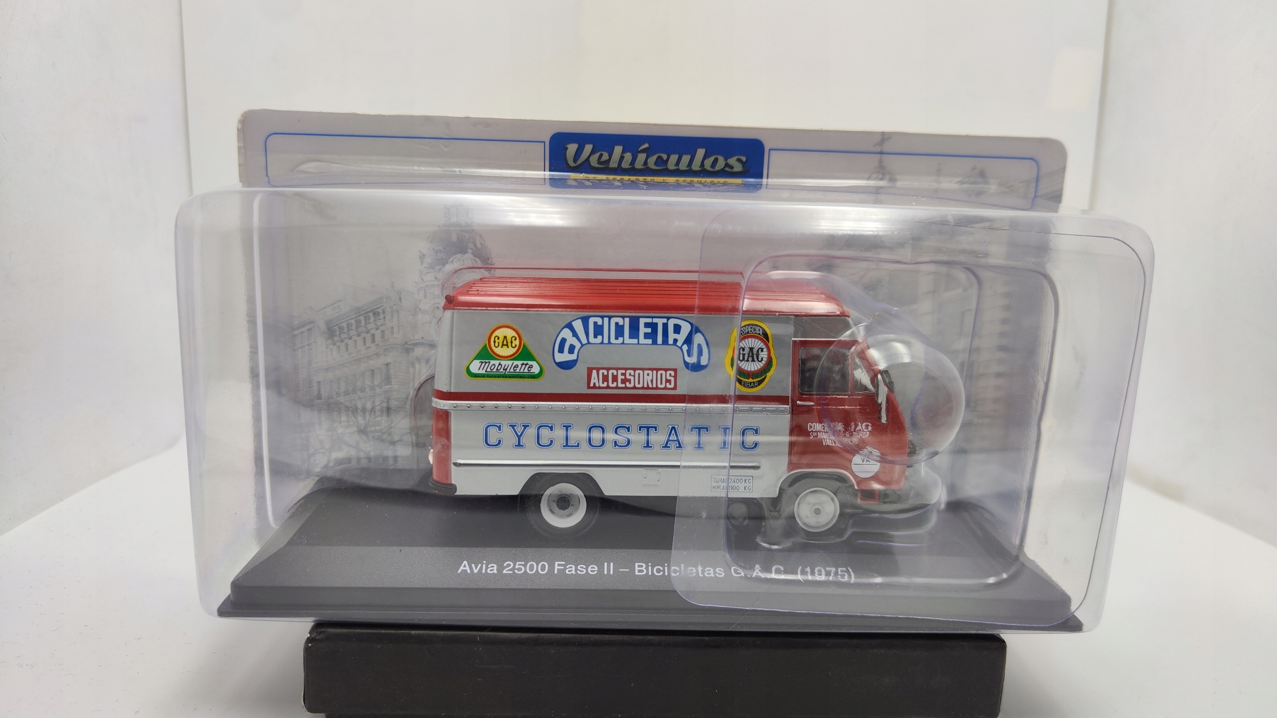 Avia 2500 Fase II Bicicletas G.a.c. 1975 1:43 Salvat č.60