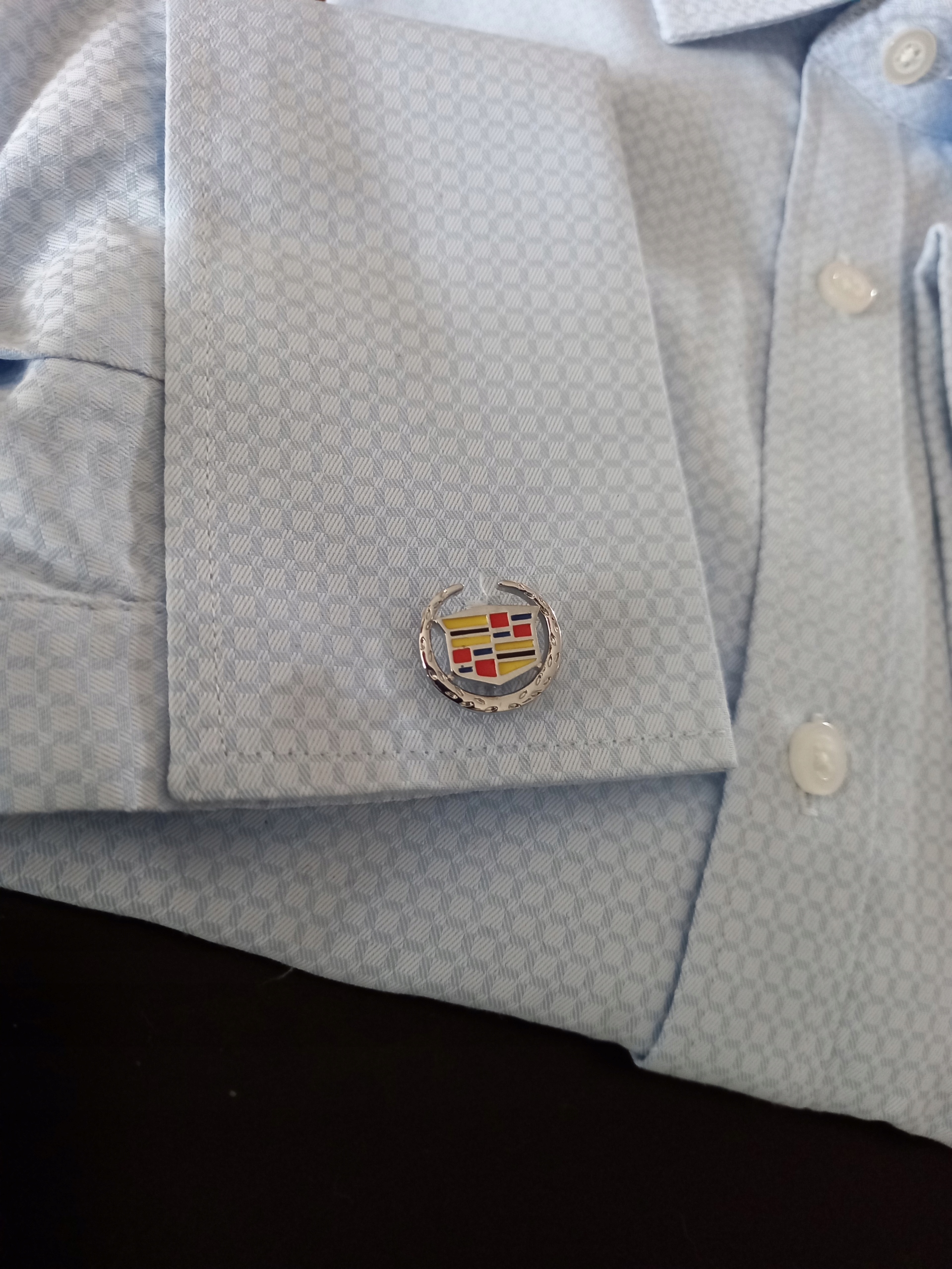 Exciting manžetové knoflíčky košile logo Cadillac