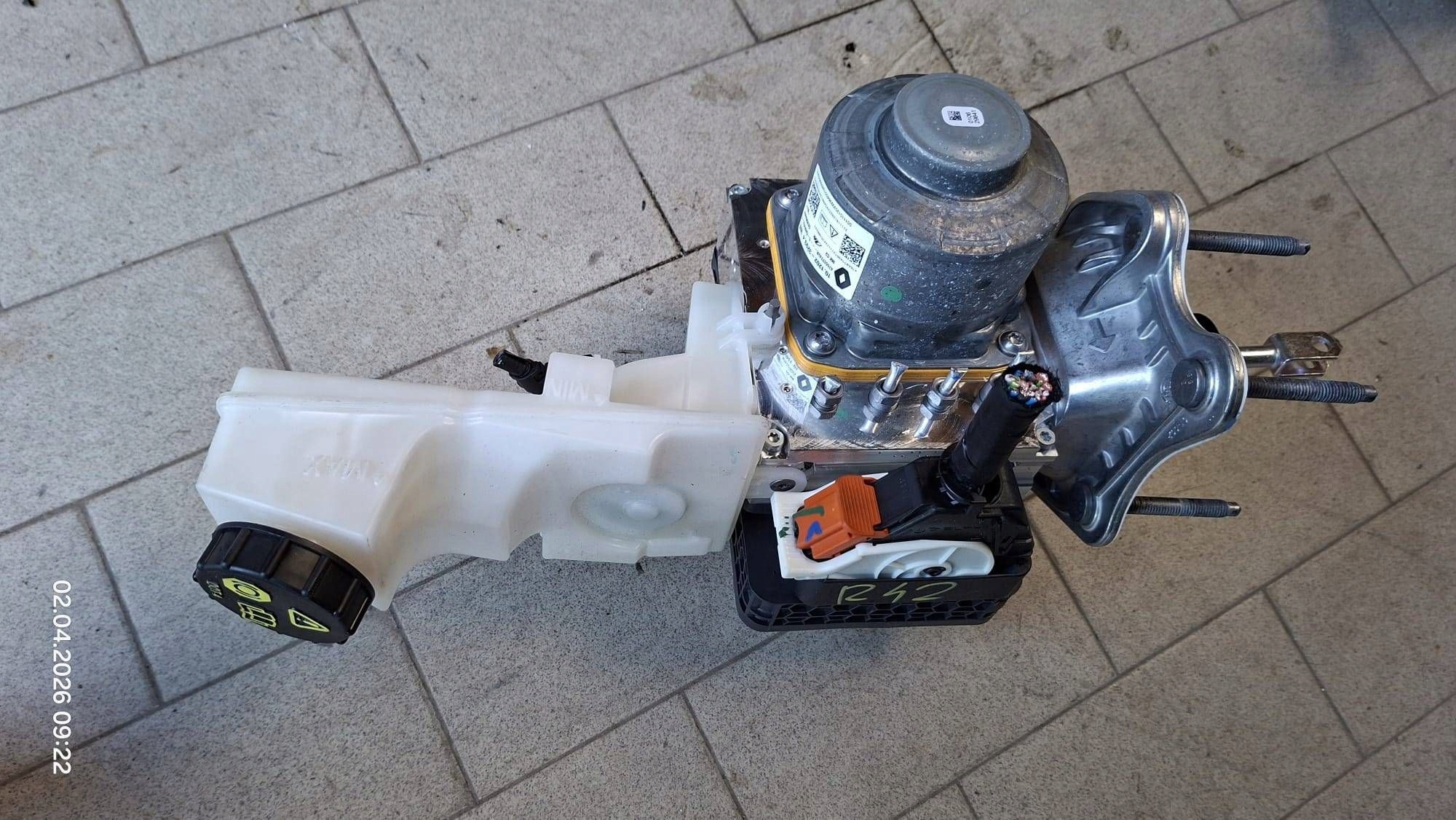 pump ABS tank Renault 4 476607749R