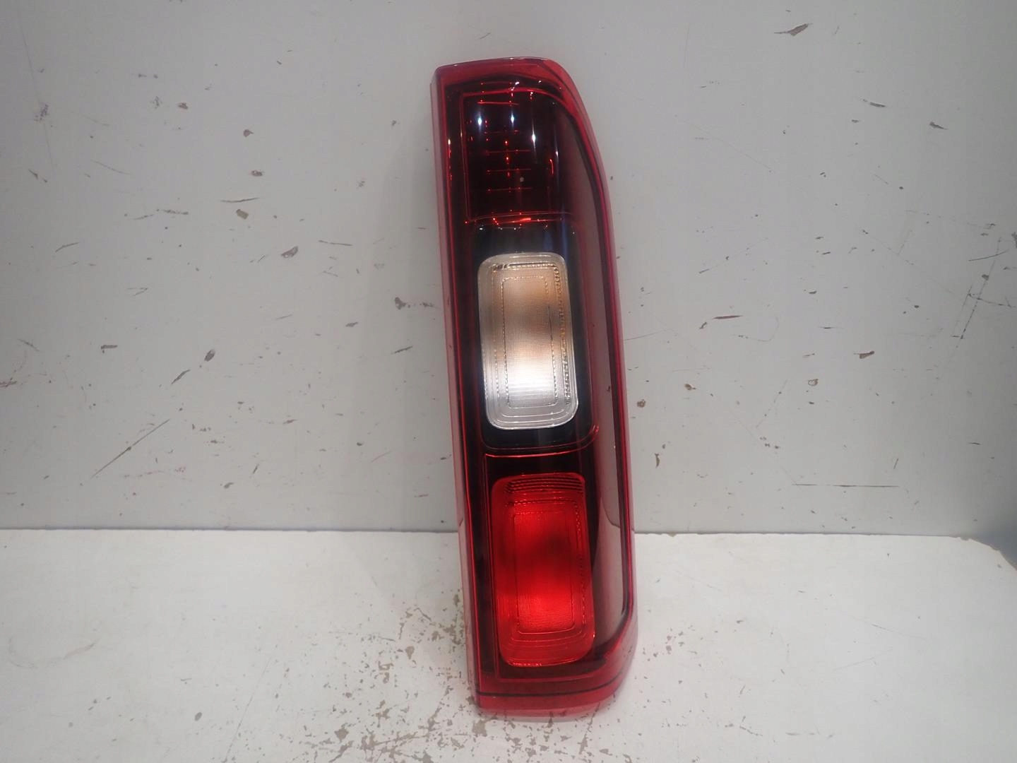 light rear part rear right TRAFIC III VIVARO B 2014