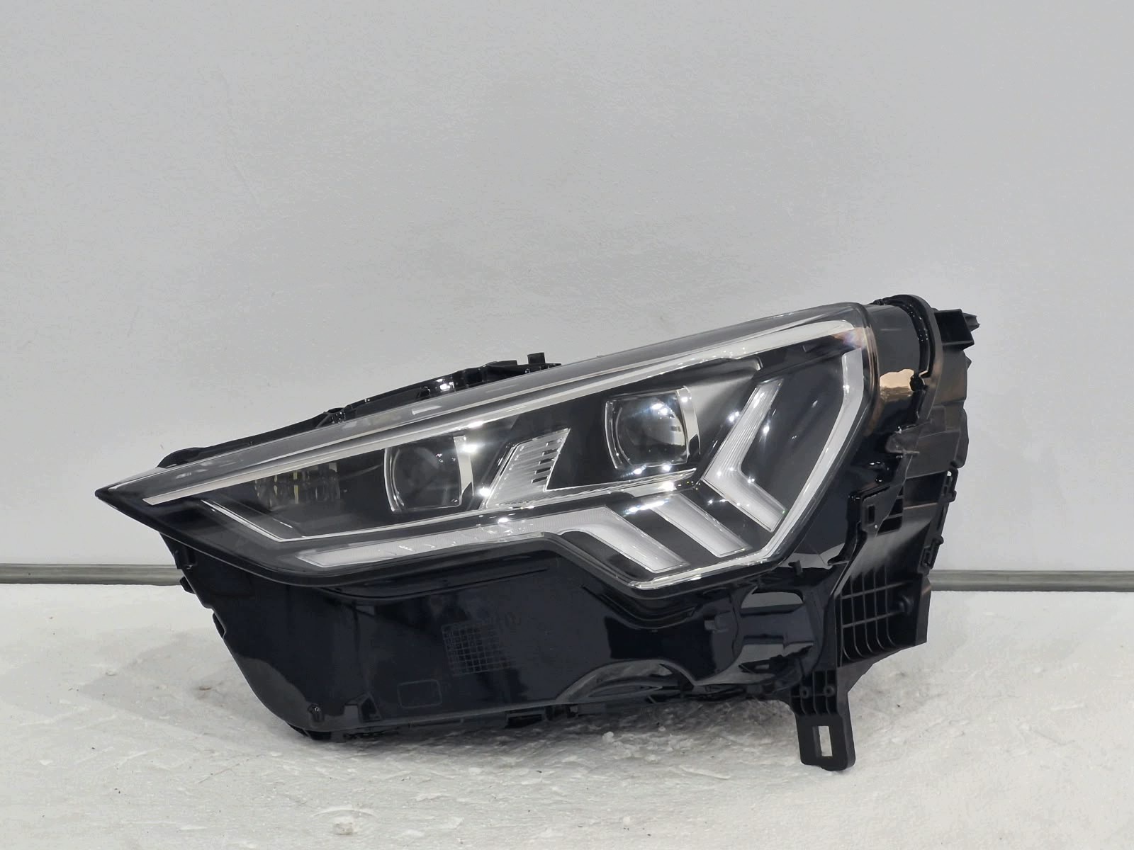 Licht links Audi Q3 83A FULL LED Matrix