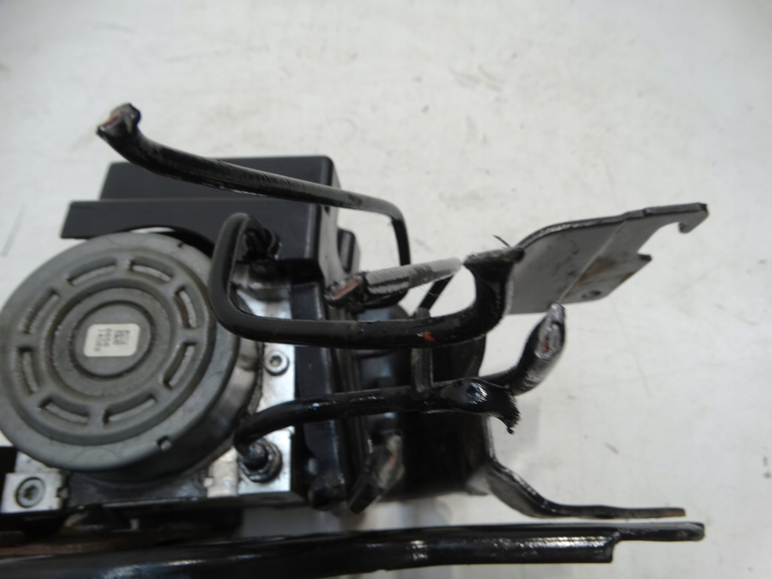 control unit module pump ABS CITROEN PEUGEOT 1.6 BLUEHDI 16R. 9819474880