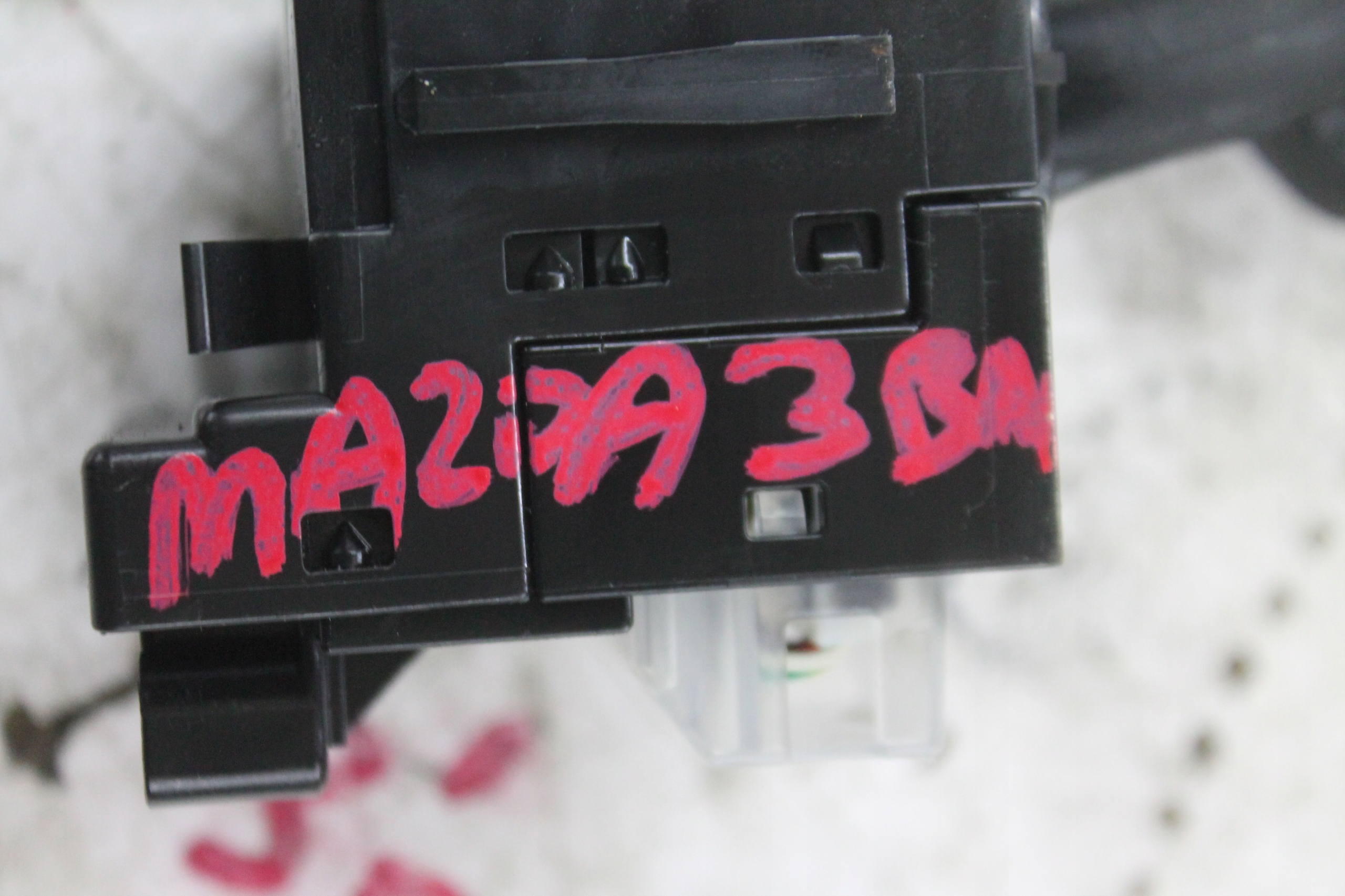 MANETKA DEVIO TERGICRISTALLO TERGI KD4517F899 MAZDA 3 III BM 13-18
