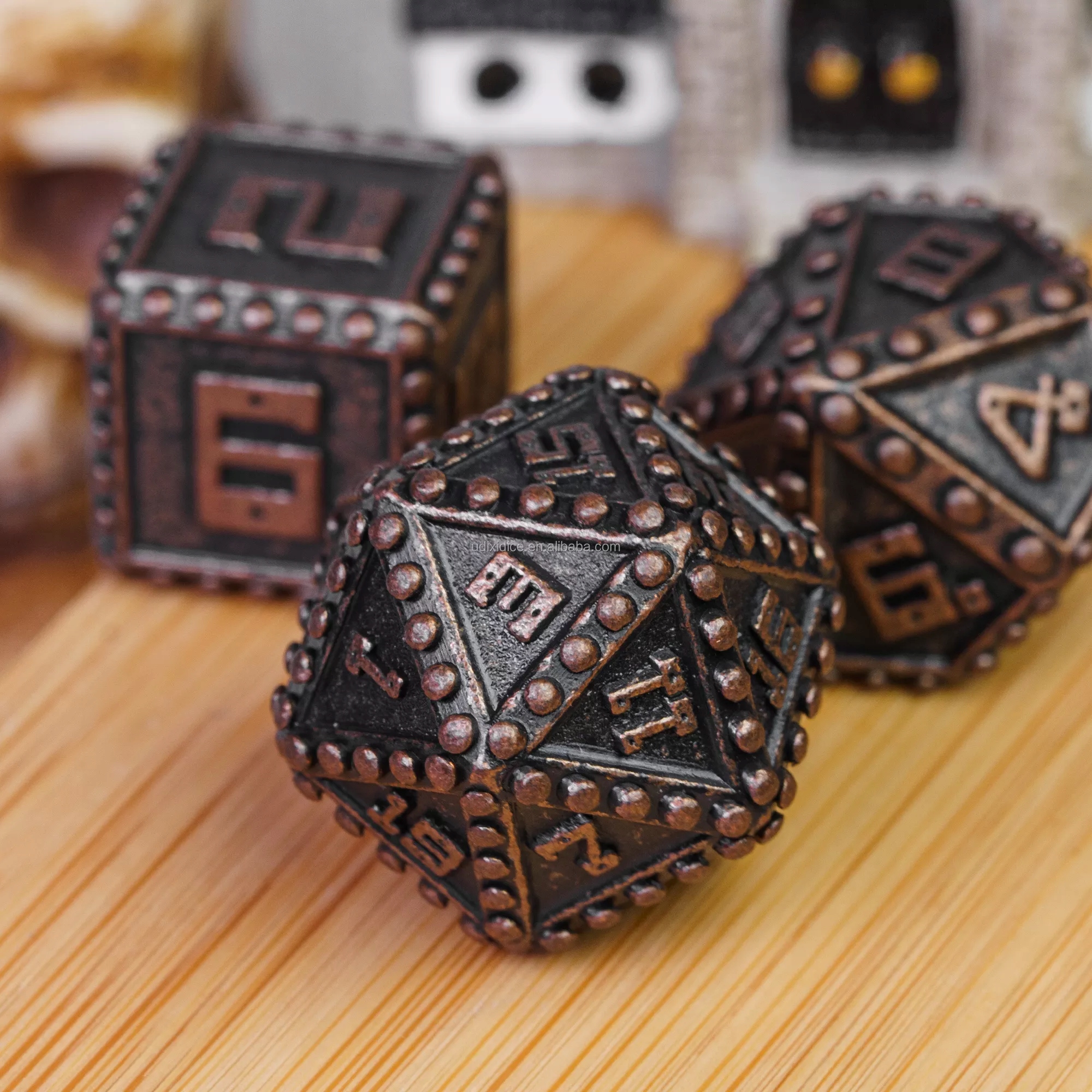 KOSTKI RPG NITOWANA MIEDŹ ZESTAW 7 METALOWYCH KOŚCI Liczba ścian 4 6 8 10 12 20