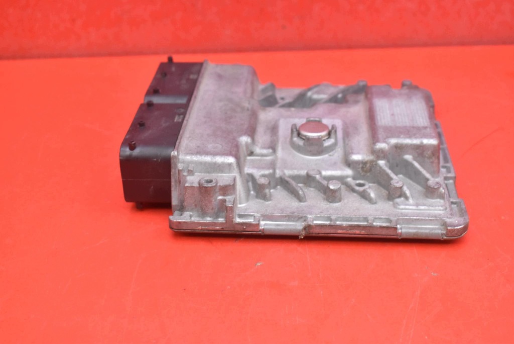 control unit computer of the engine 06K907425E VW PASSAT B8 2.0 TSI 220 KM 14-19