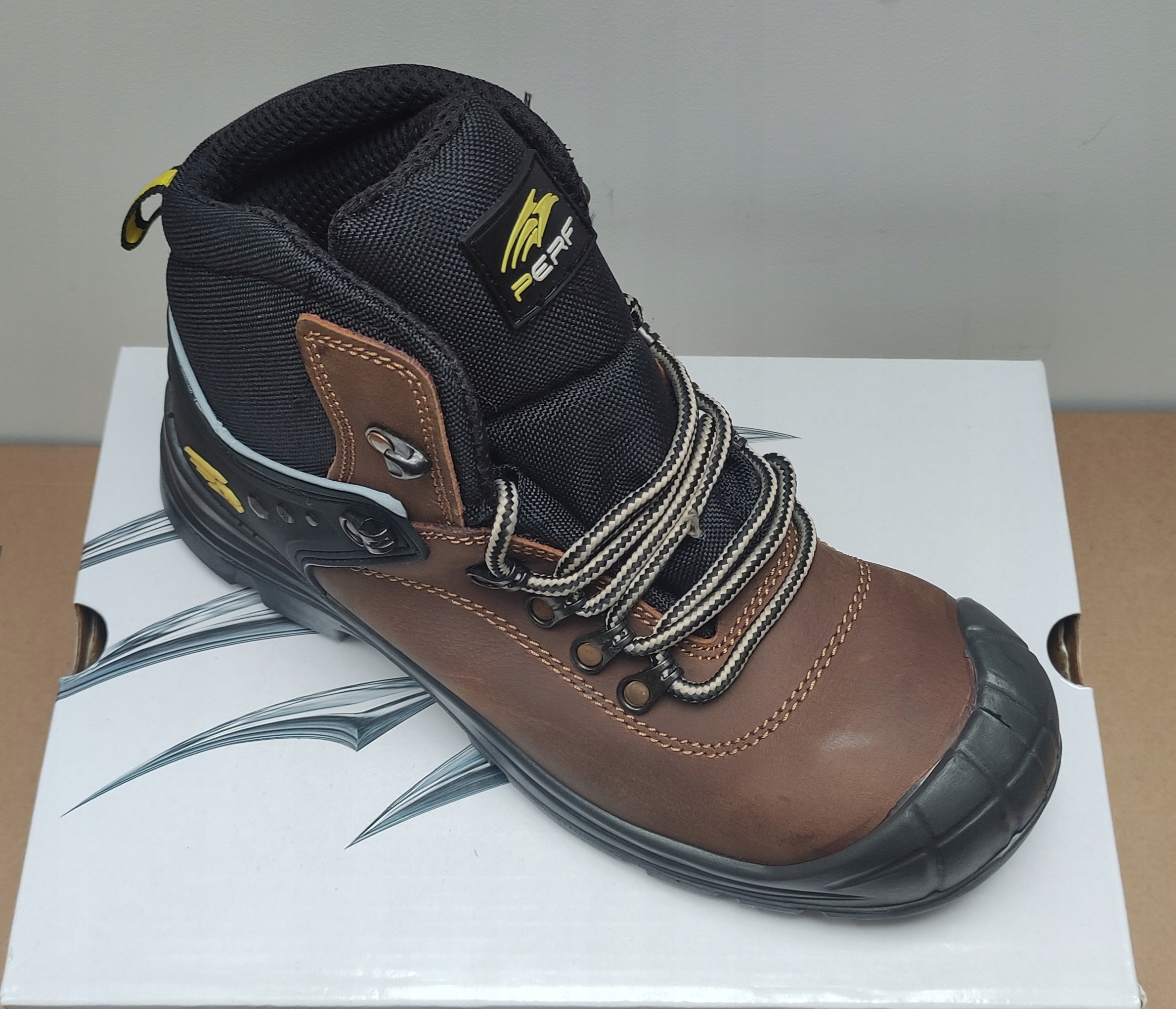 BUTY ROBOCZE BHP PERF PB1C SKÓRA S3 ROZ.42 Kod producenta PB1C