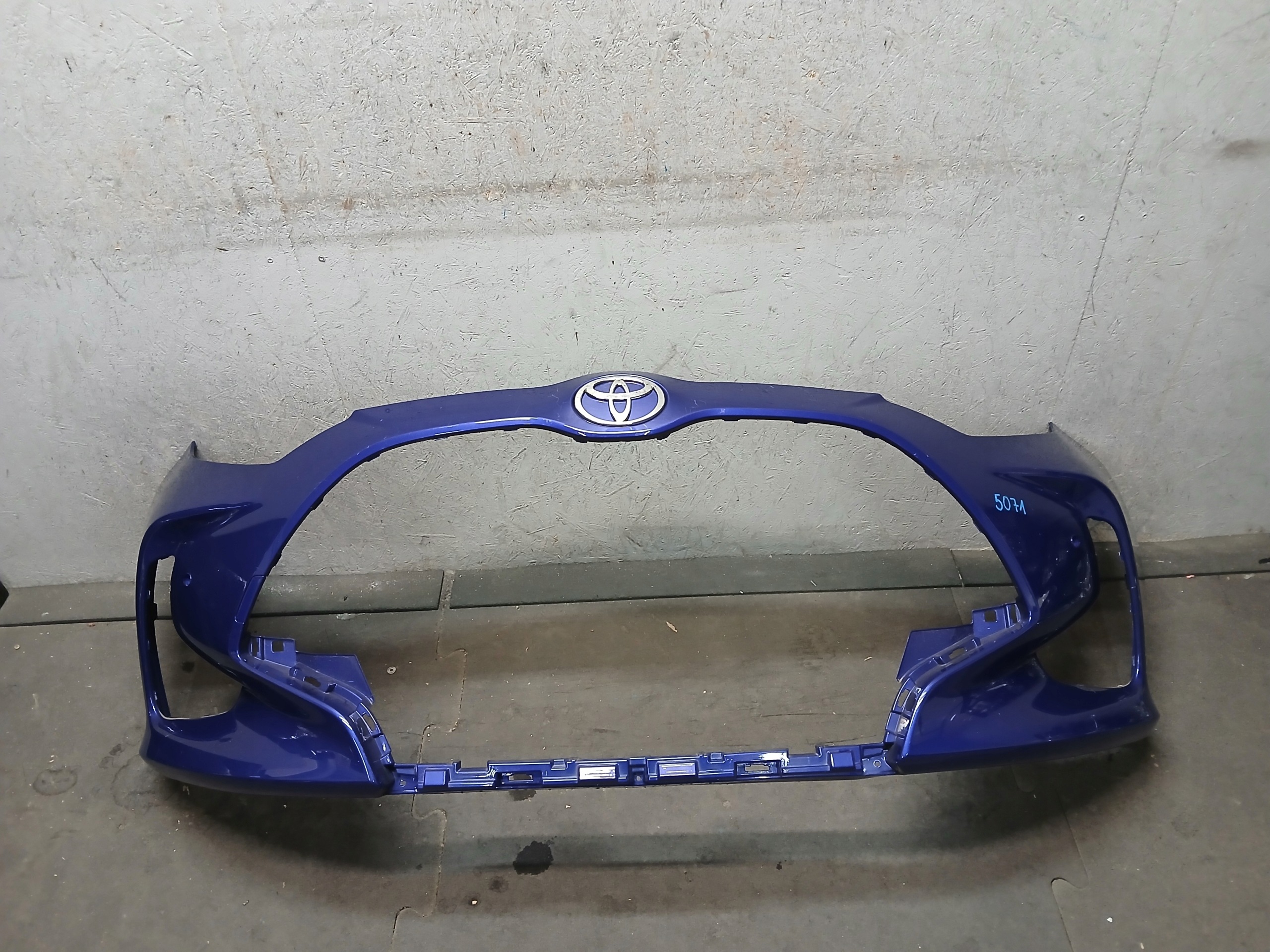 bumper front TOYOTA YARIS IV 4 20