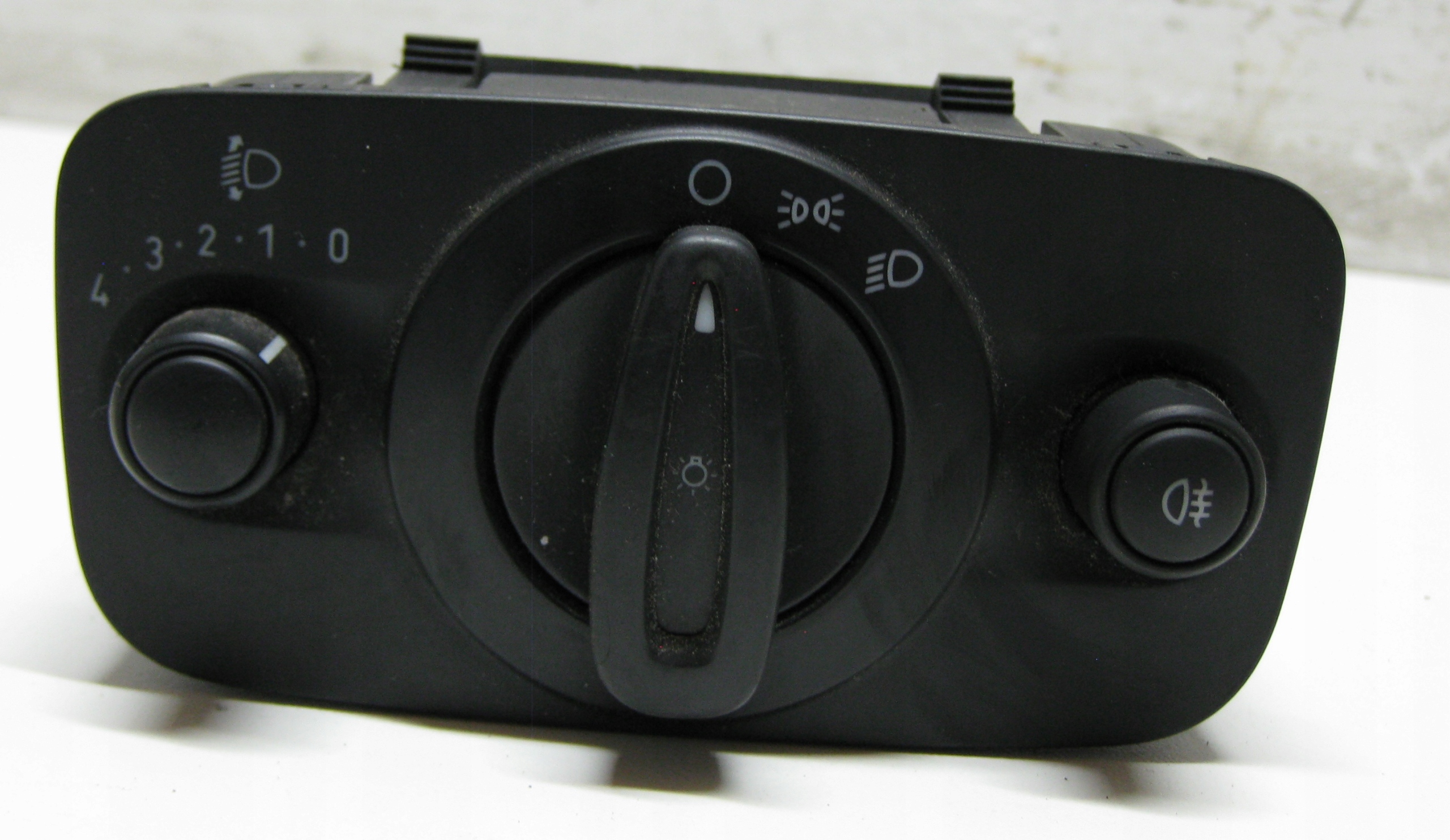 FORD FIESTA MK7 1.25 09R light switch 8A6T 13A024 AB