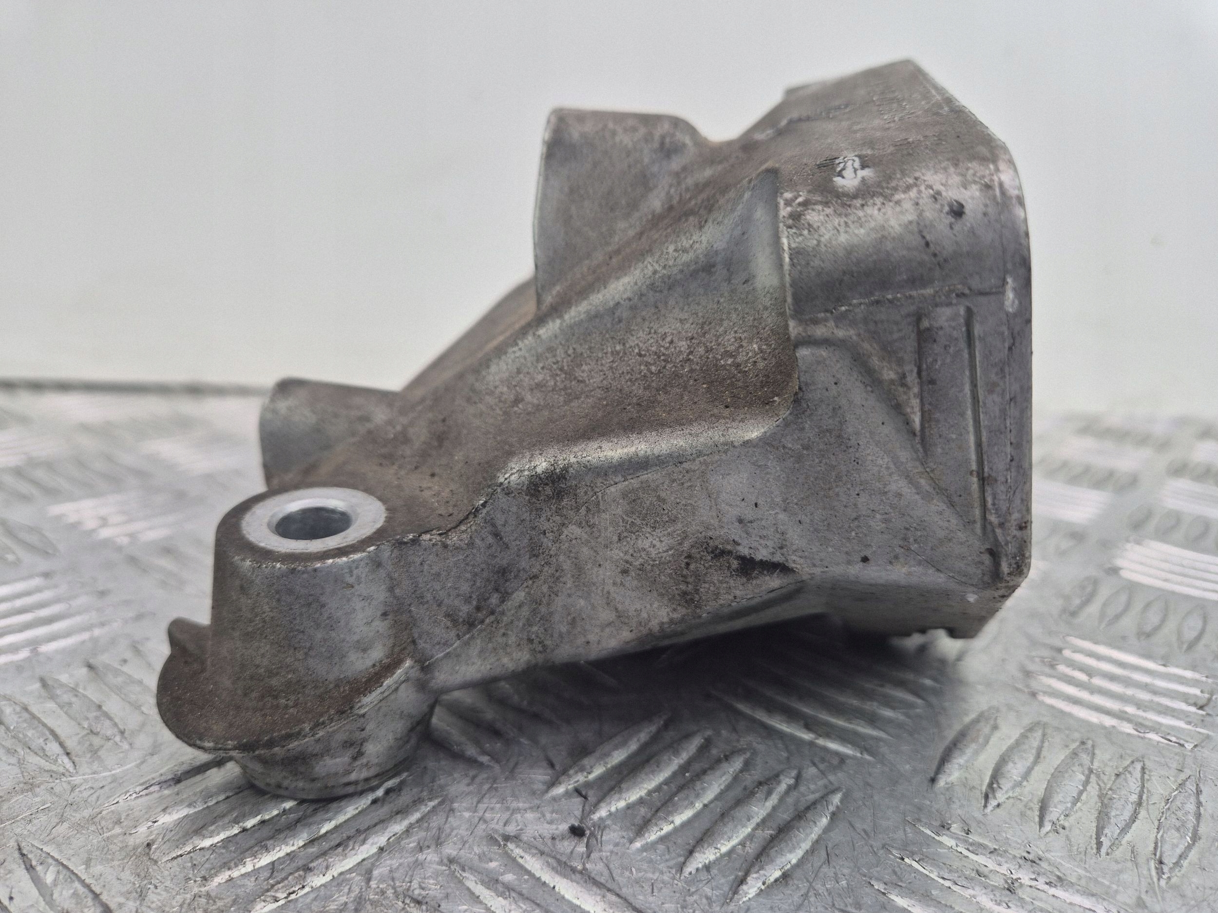engine mount Mercedes ML350 W166 OM642826 A6422236304