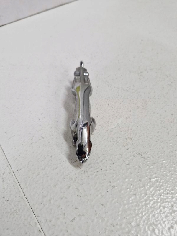 JAGUAR S-TYPE EMBLEMAT LOGO ZNACZEK MASKI PRZÓD Jakość części (zgodnie z GVO) O - oryginał z logo producenta pojazdu (OE)