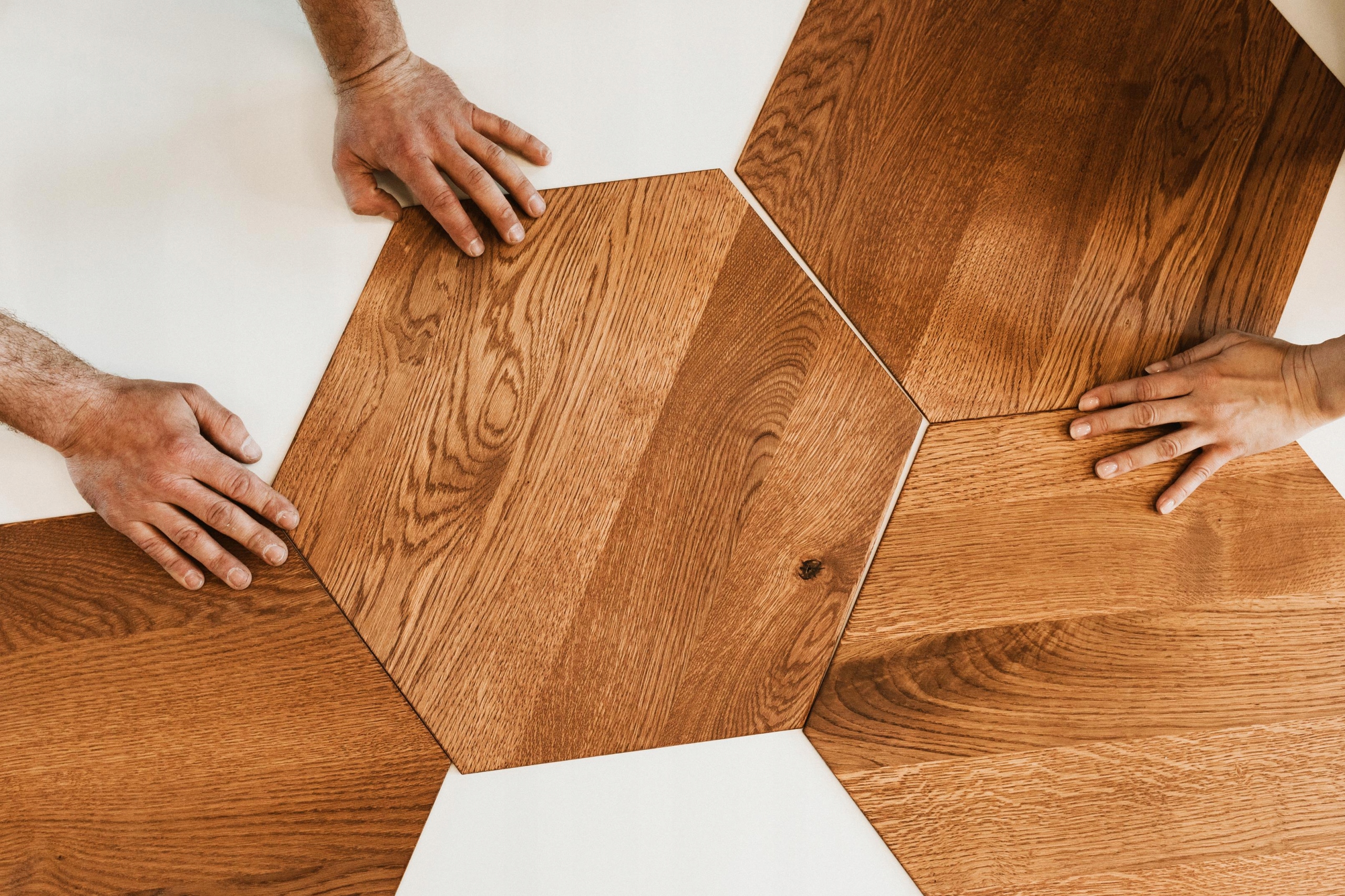 PANELE ŚCIENNE DREWNO BEZ SĘKÓW HEKSAGONY MIDI 3D Materiał drewno