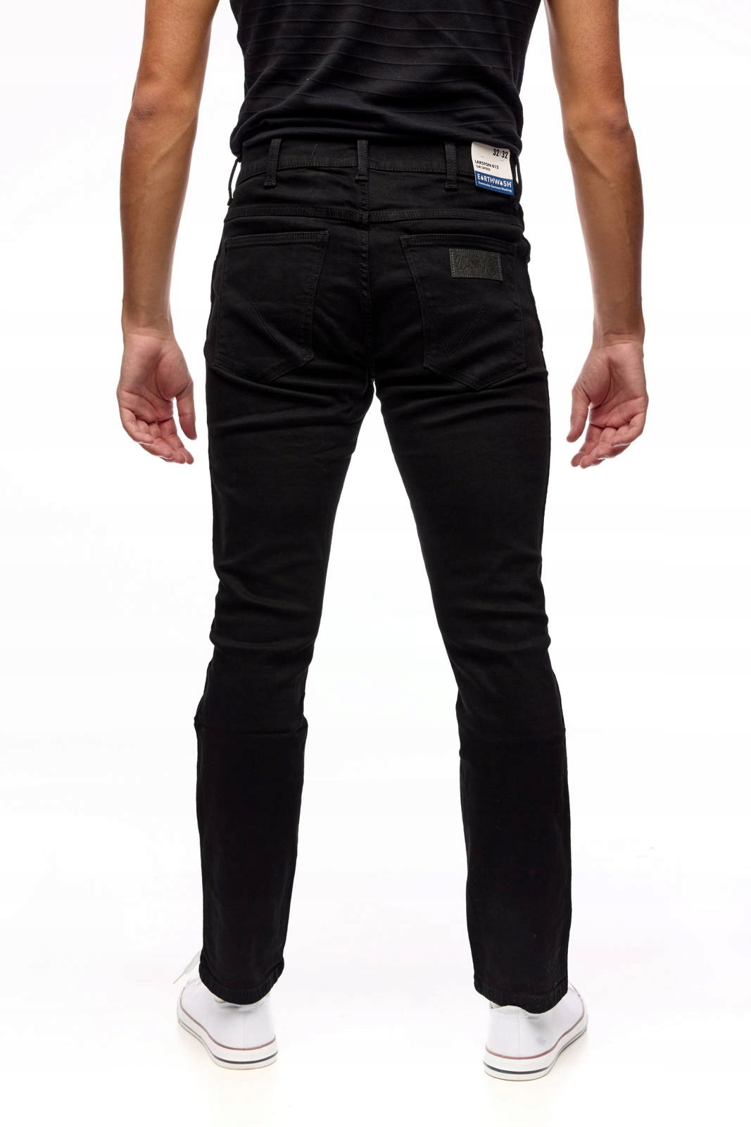

Wrangler Larston Back To Black W18SHPP40 33/30