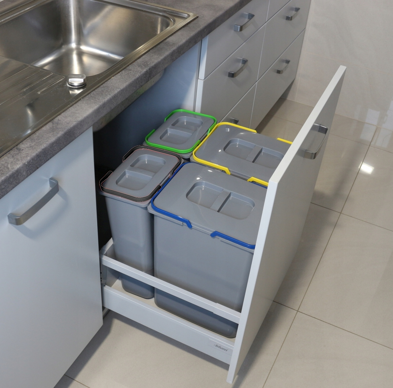 Kosz na odpady pojemnik do segregacji śmieci 7L Pojemność 7 l