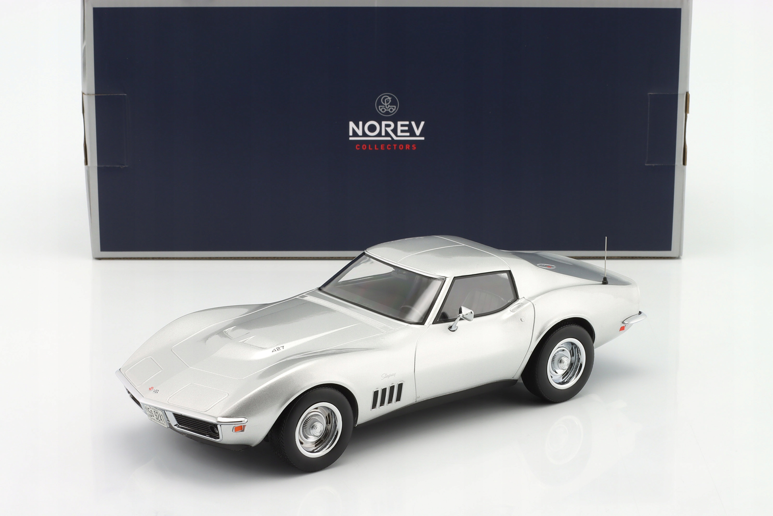 Norev Chevrolet Corvette Coupe (C3) 1969 Silver 1:18