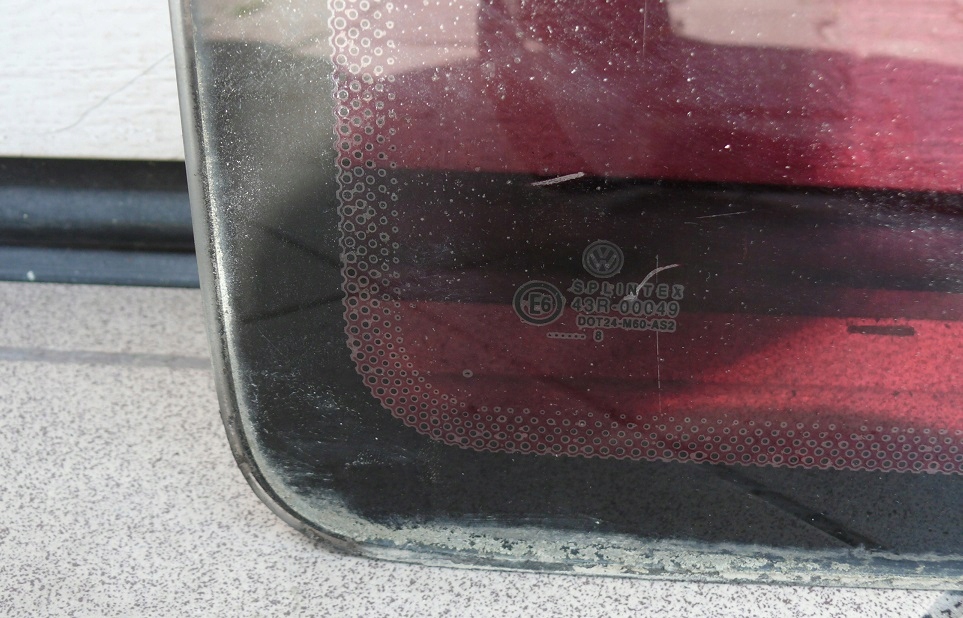 window bodywork left rear part the centre VW TRANSPORTER IV T4 MULTIVAN 98r.