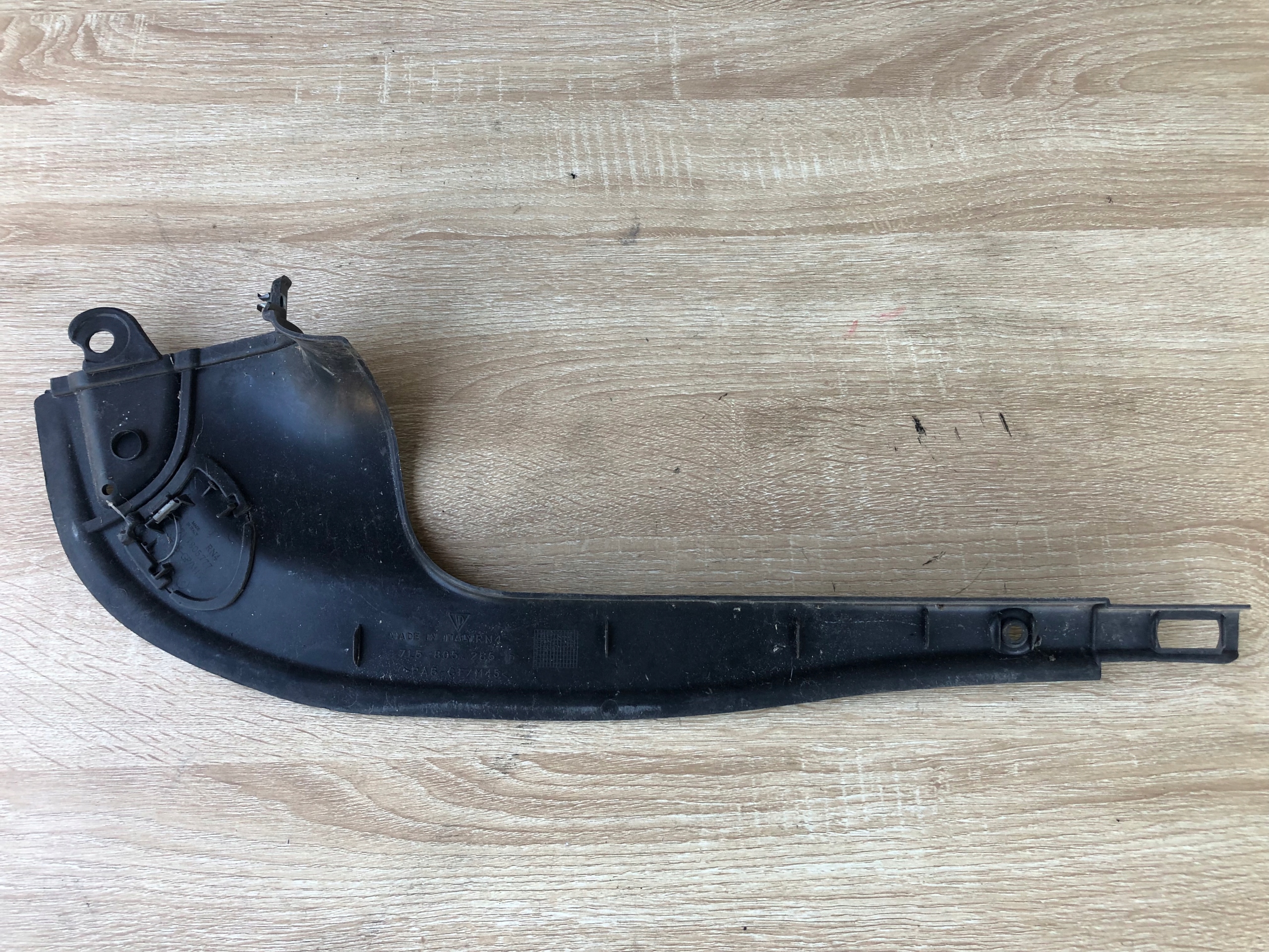 kryt stěny levá PORSCHE CAYENNE 7L5805285D