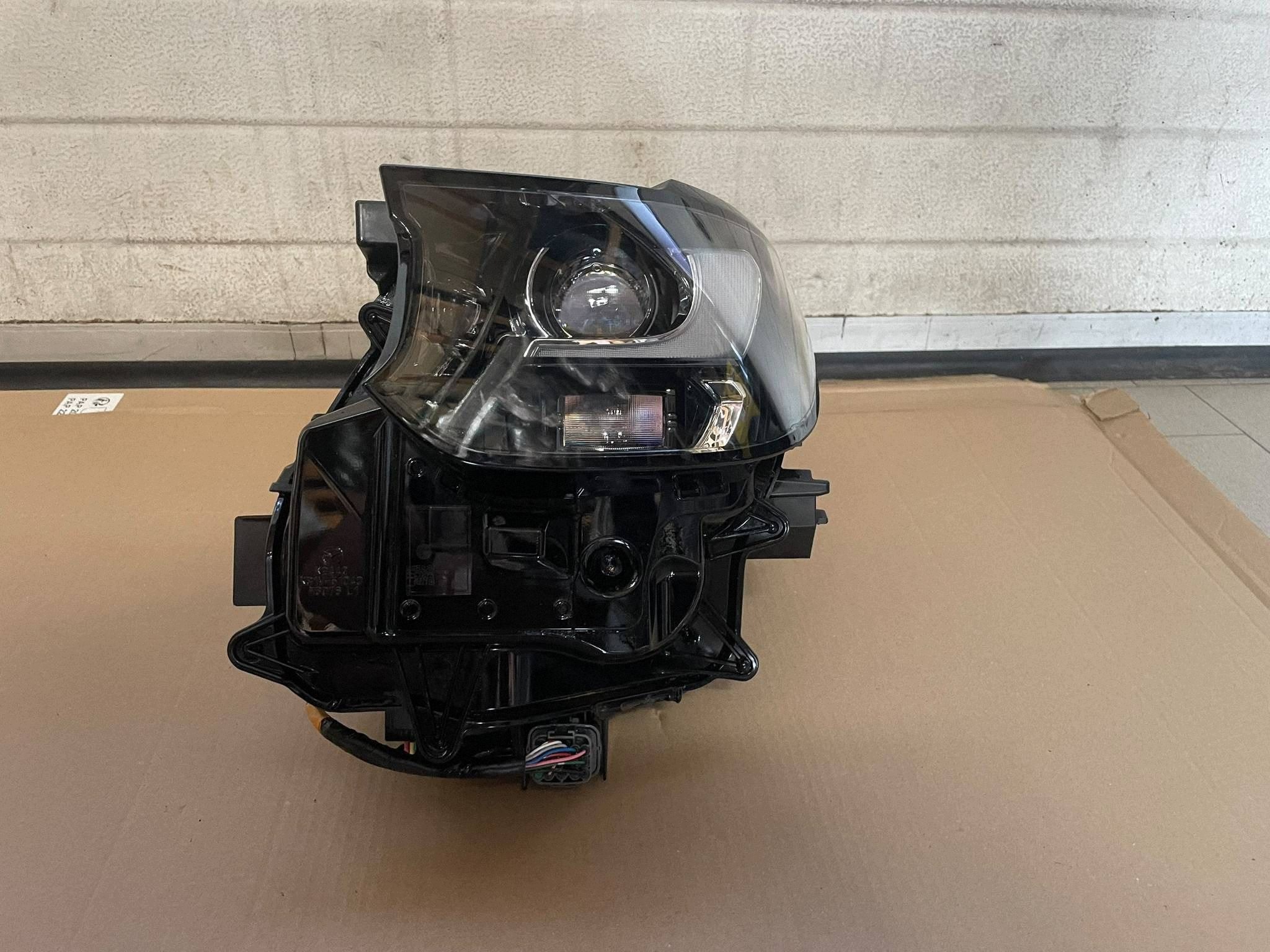 Reflektor light front side left Mazda CX-60 KR9R51040 "Nr Y"