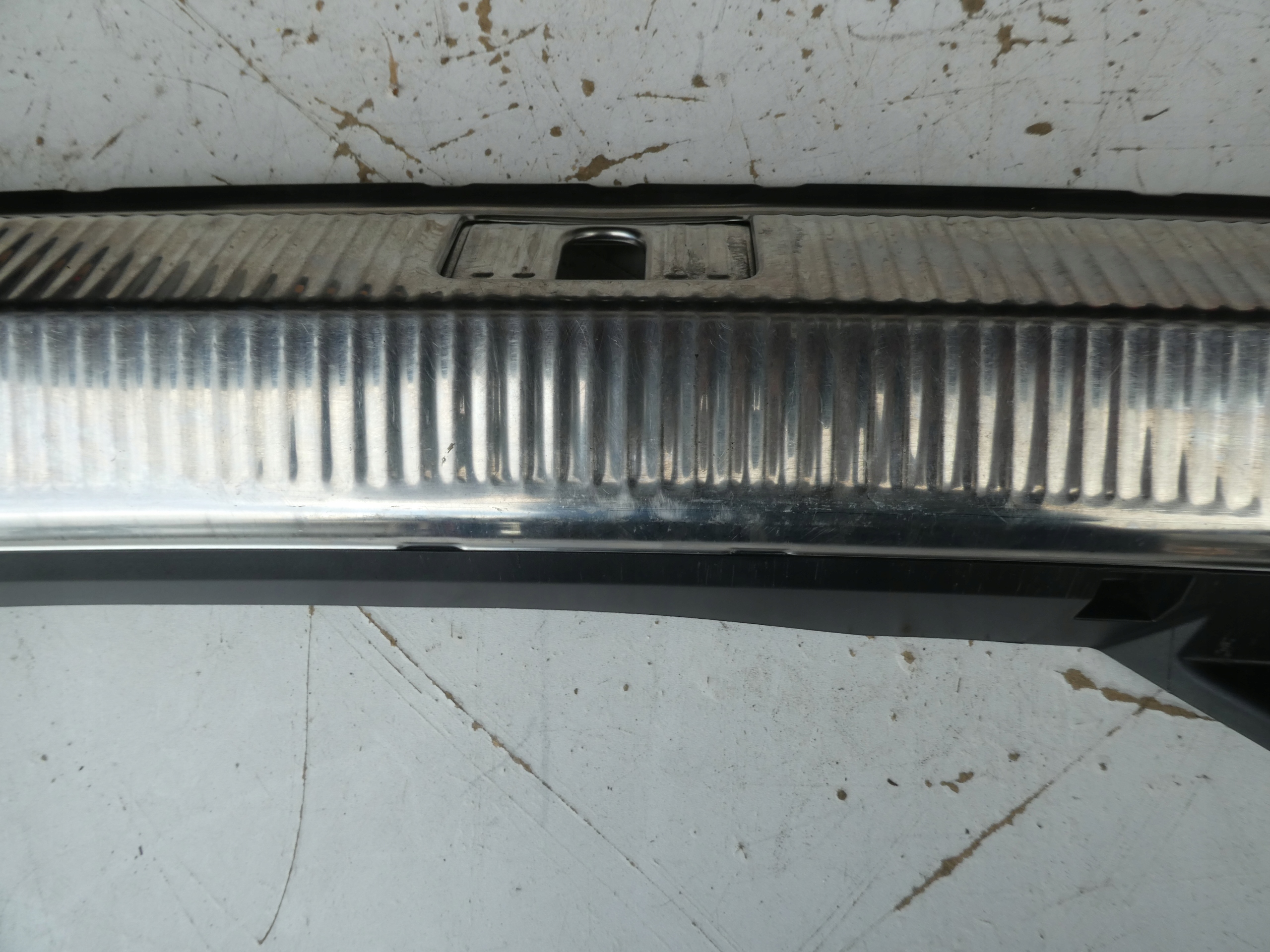 cap threshold AUDI A4 B8 8K9864483C