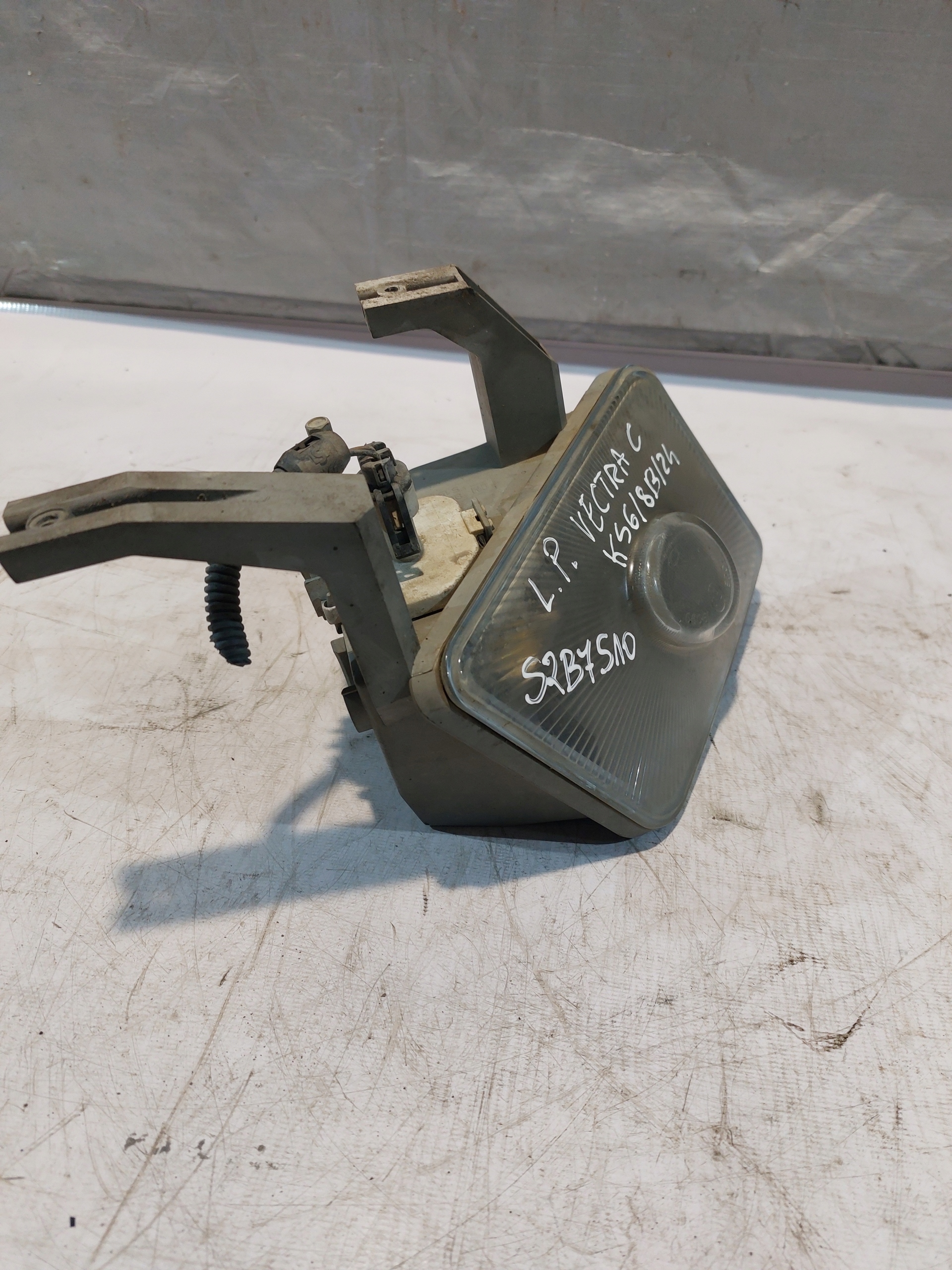 fog light left front OPEL VECTRA B