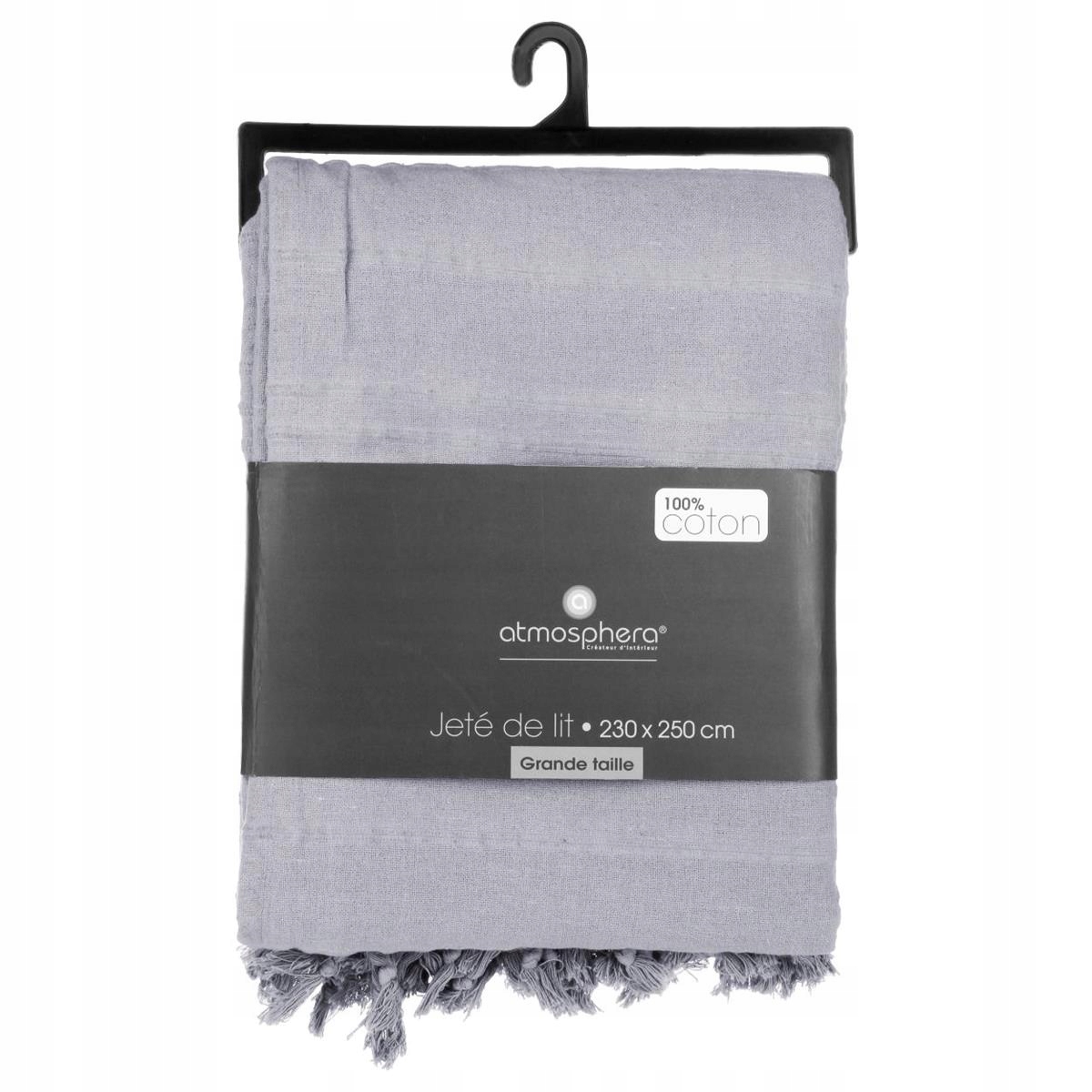 Velký dekorativní přehoz na postel s boho třásněmi