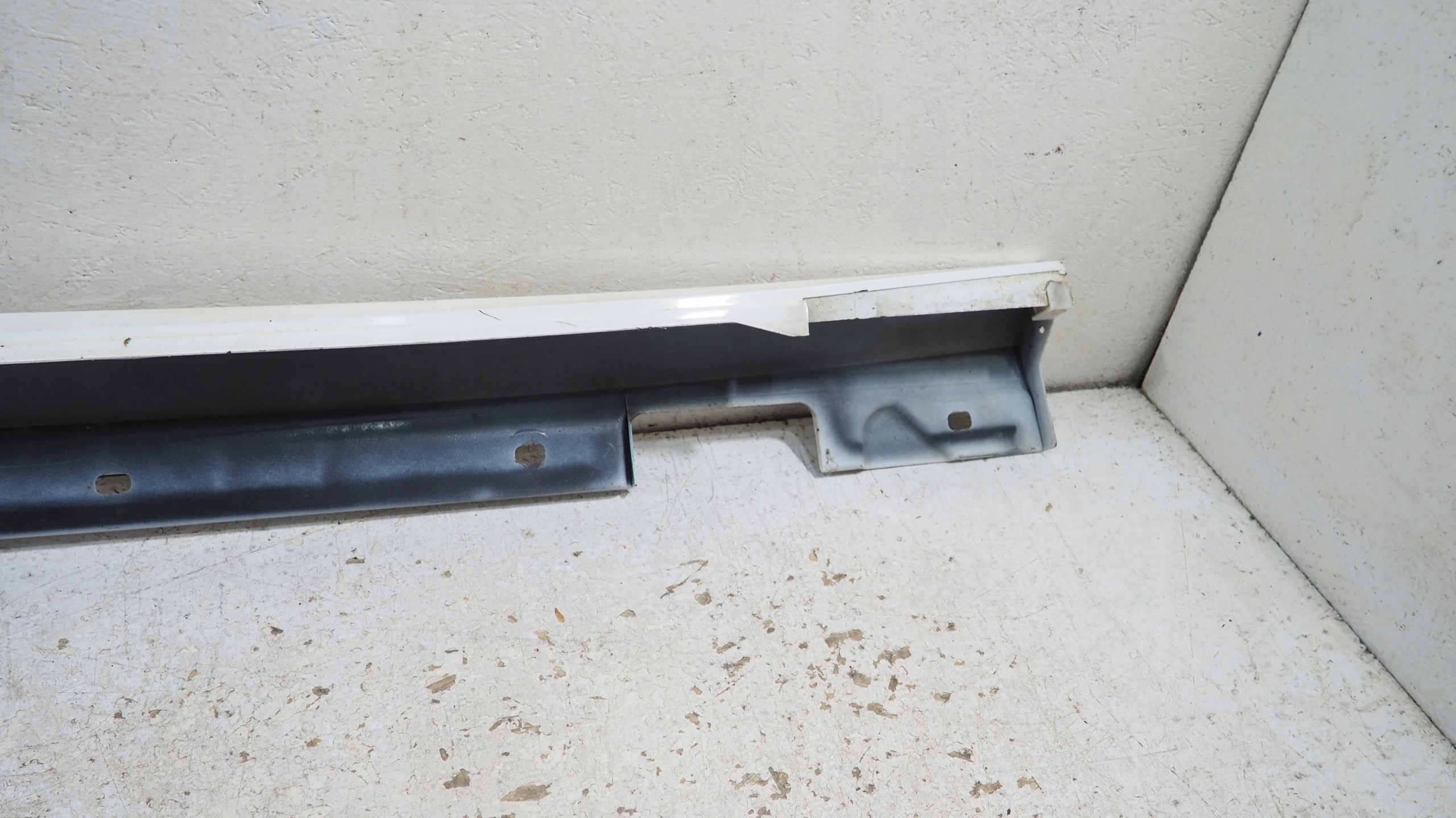 Mercedes E Klasa W212 moulding threshold left A2126900740