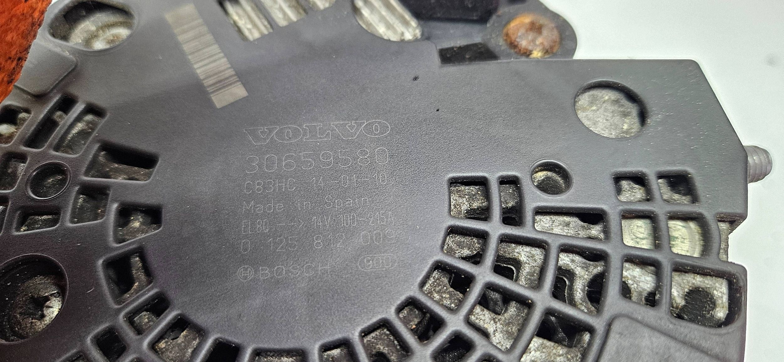 Volvo XC60 1 2.0d alternator 30659580
