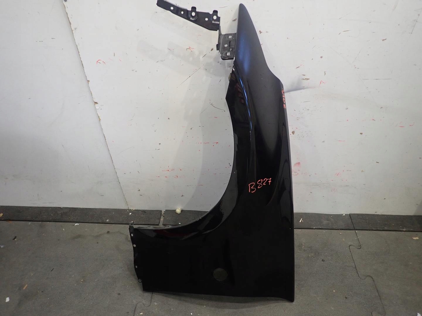 fender front front left NISSAN 370Z 2009