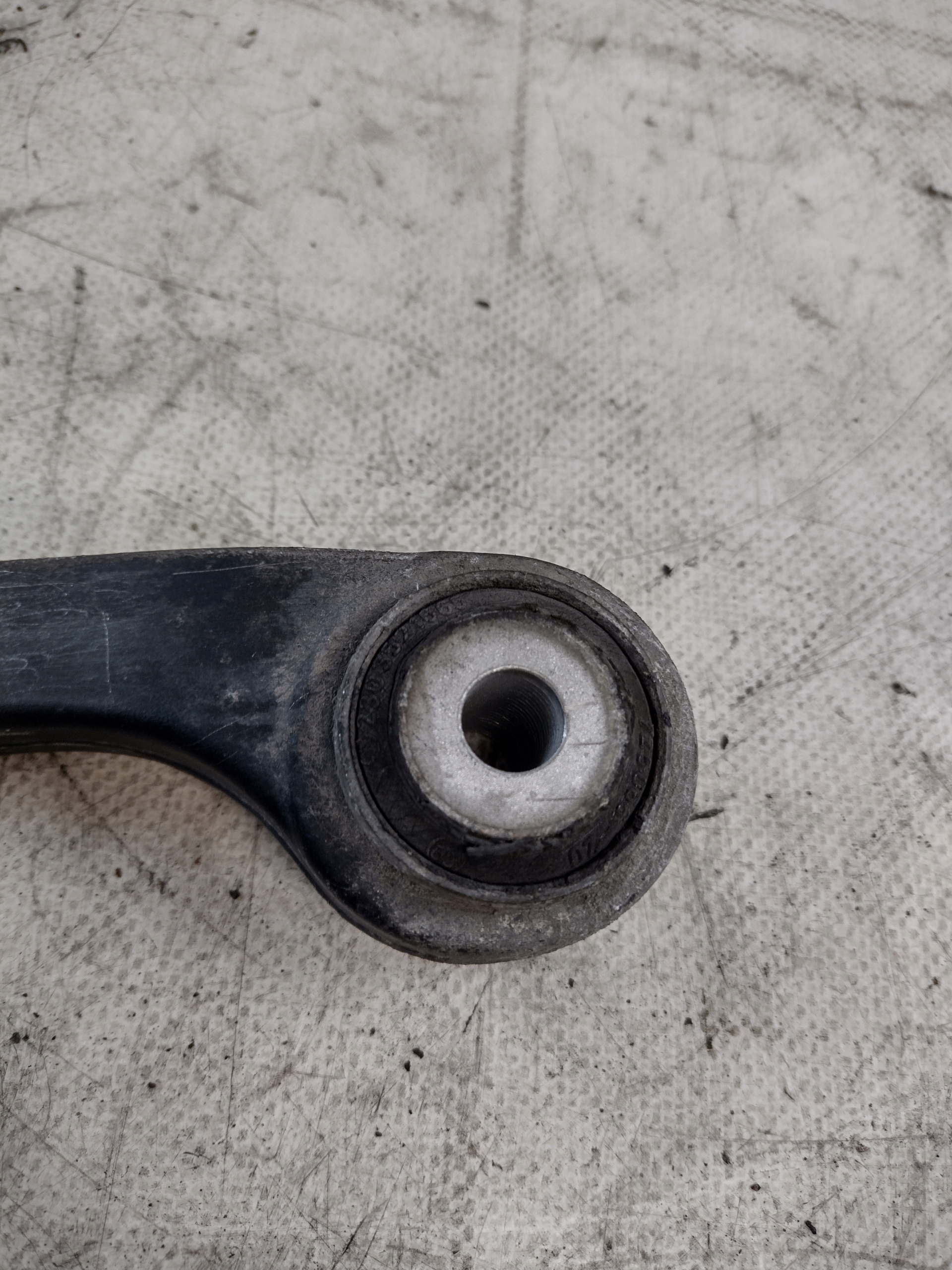 Querlenker rechts heck Mercedes W211 1,8K OE A2303520101