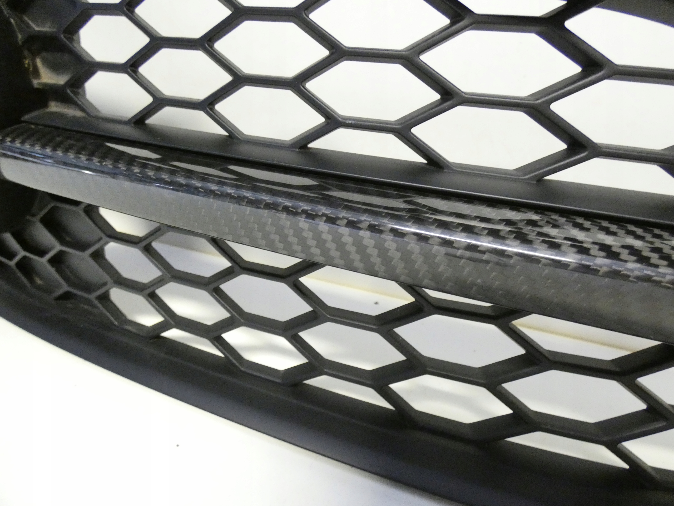 AUDI S8 A8 D4 LIFT CARBON 4H0807680AB right grid of a bumper front