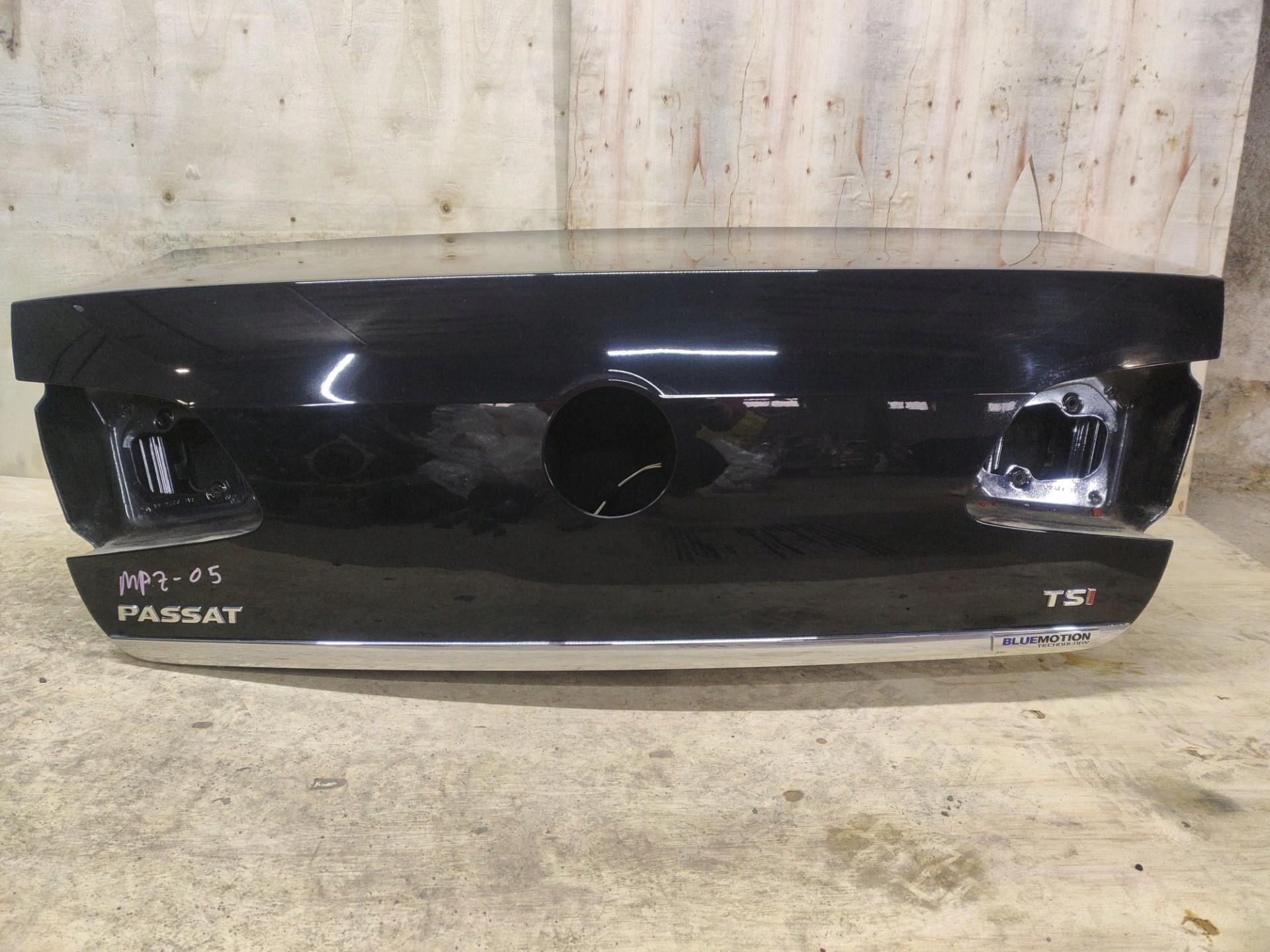 rear trunk door boot Volkswagen Passat B7 2013