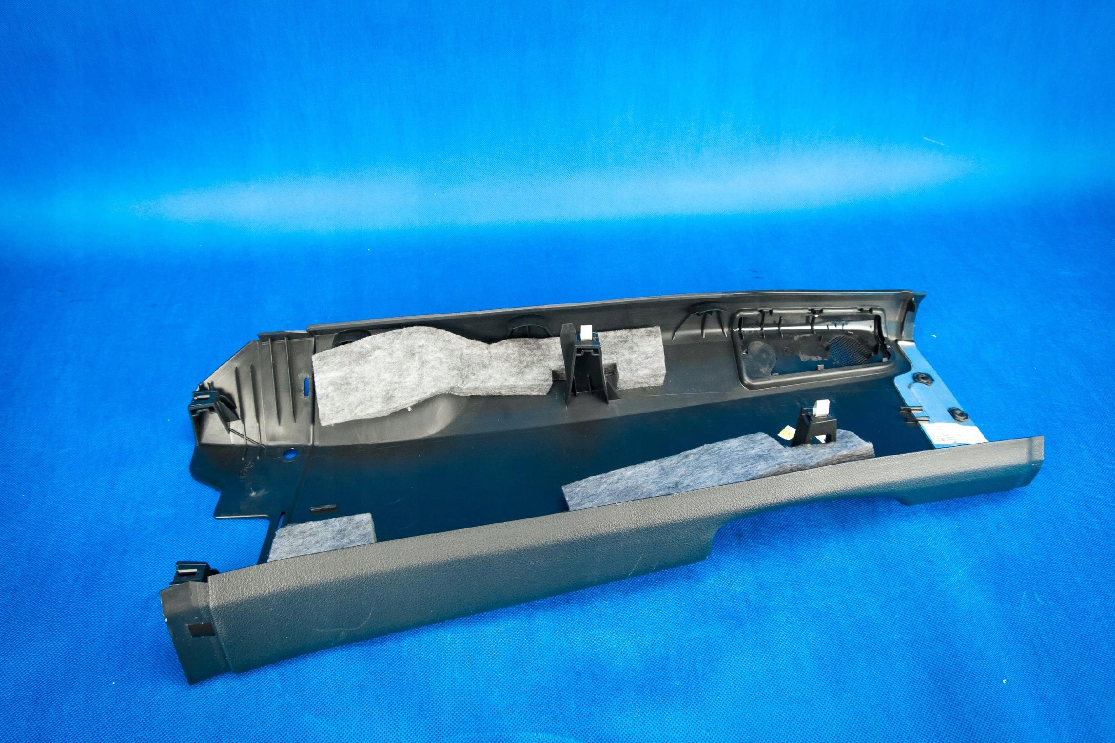 side cover pillar Audi Q7 4M 4M0867240B 4PK