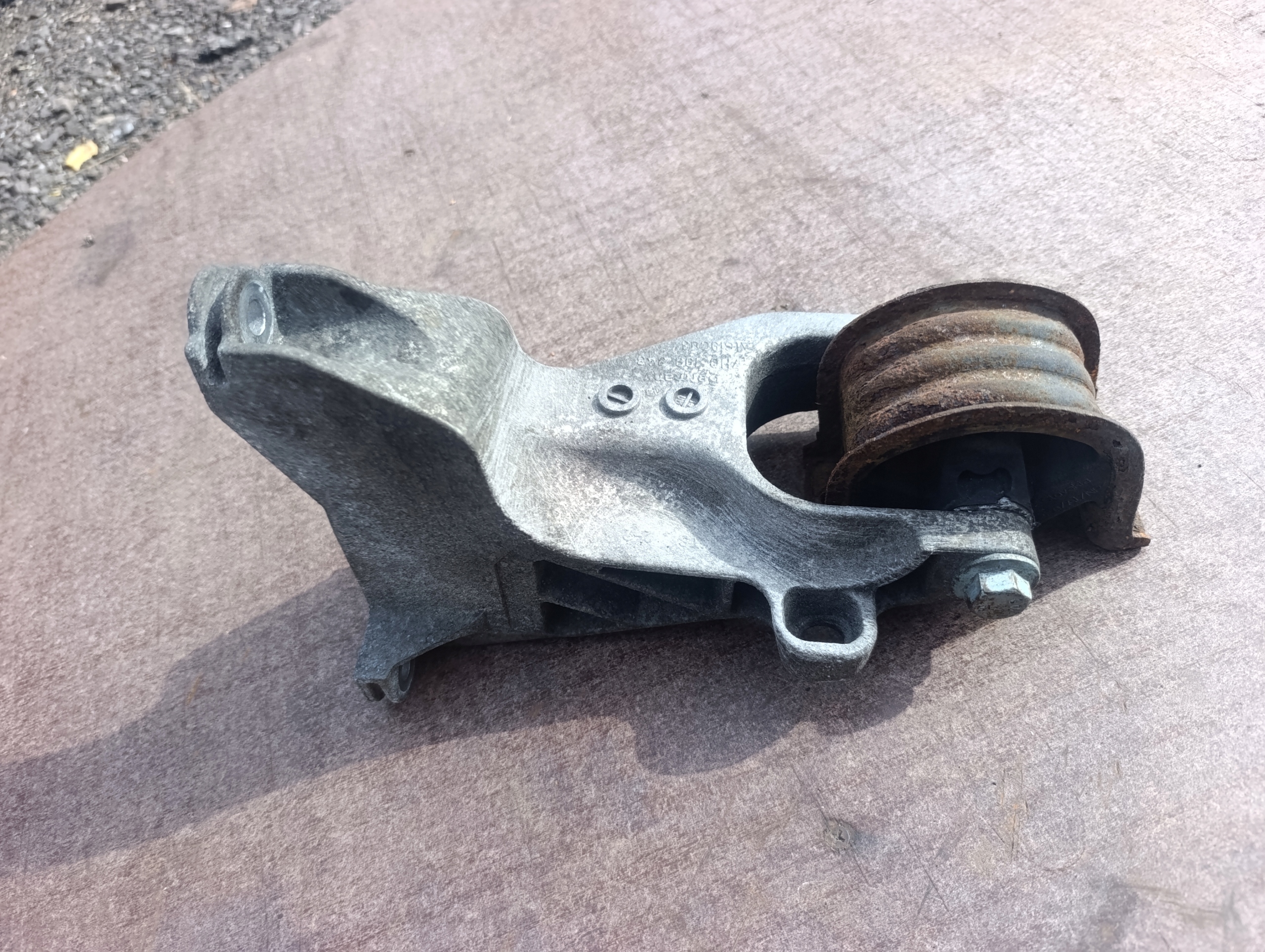 VW T5 1.9 TDI engine mount front front 7H0199343