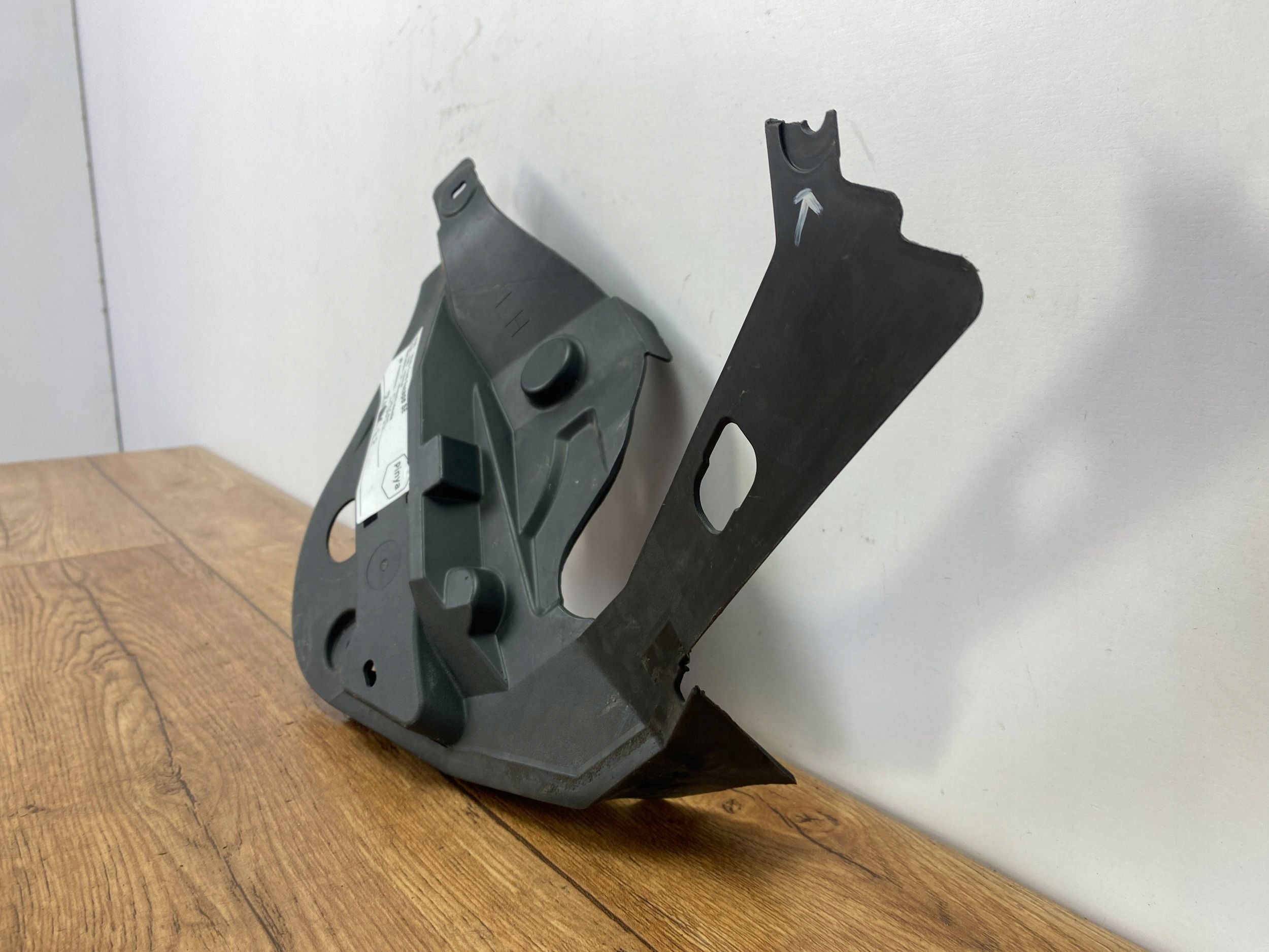 cover left Ford Escape IV Kuga MK3 2020+