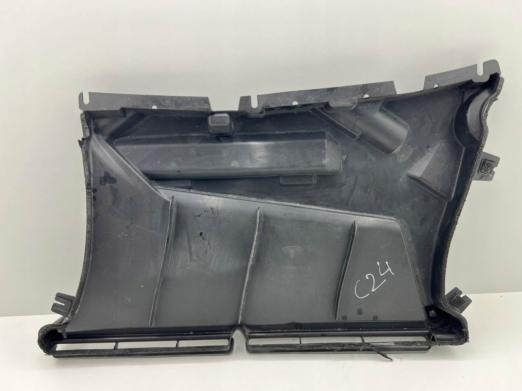 дефлектор воздушный защита tesla MODEL S 1060466-00-B