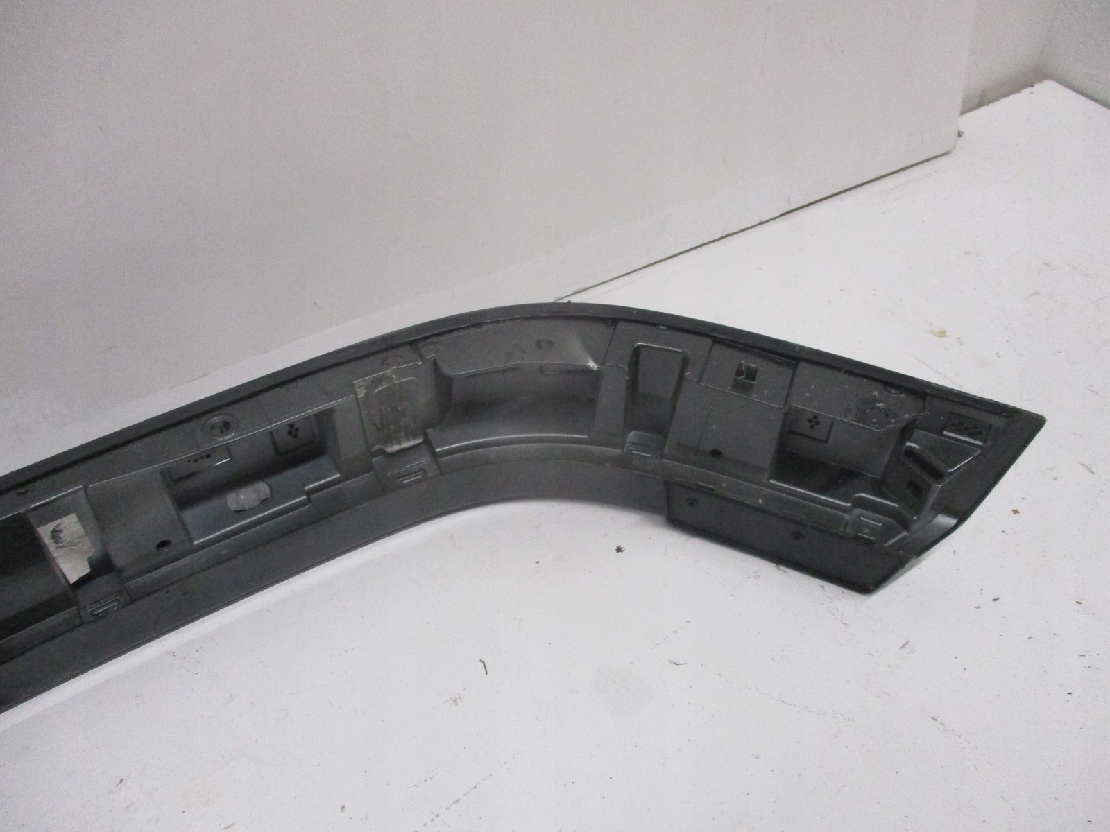 COUVERTURE POUR AILE MERCEDES A463 A4638812800