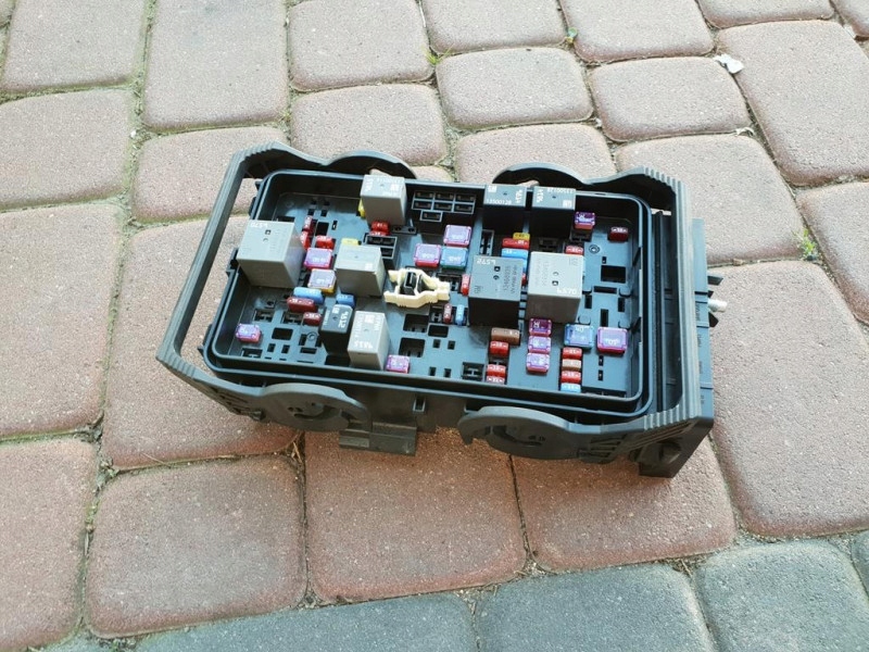 Module fusibles Opel Insignia B 39116626