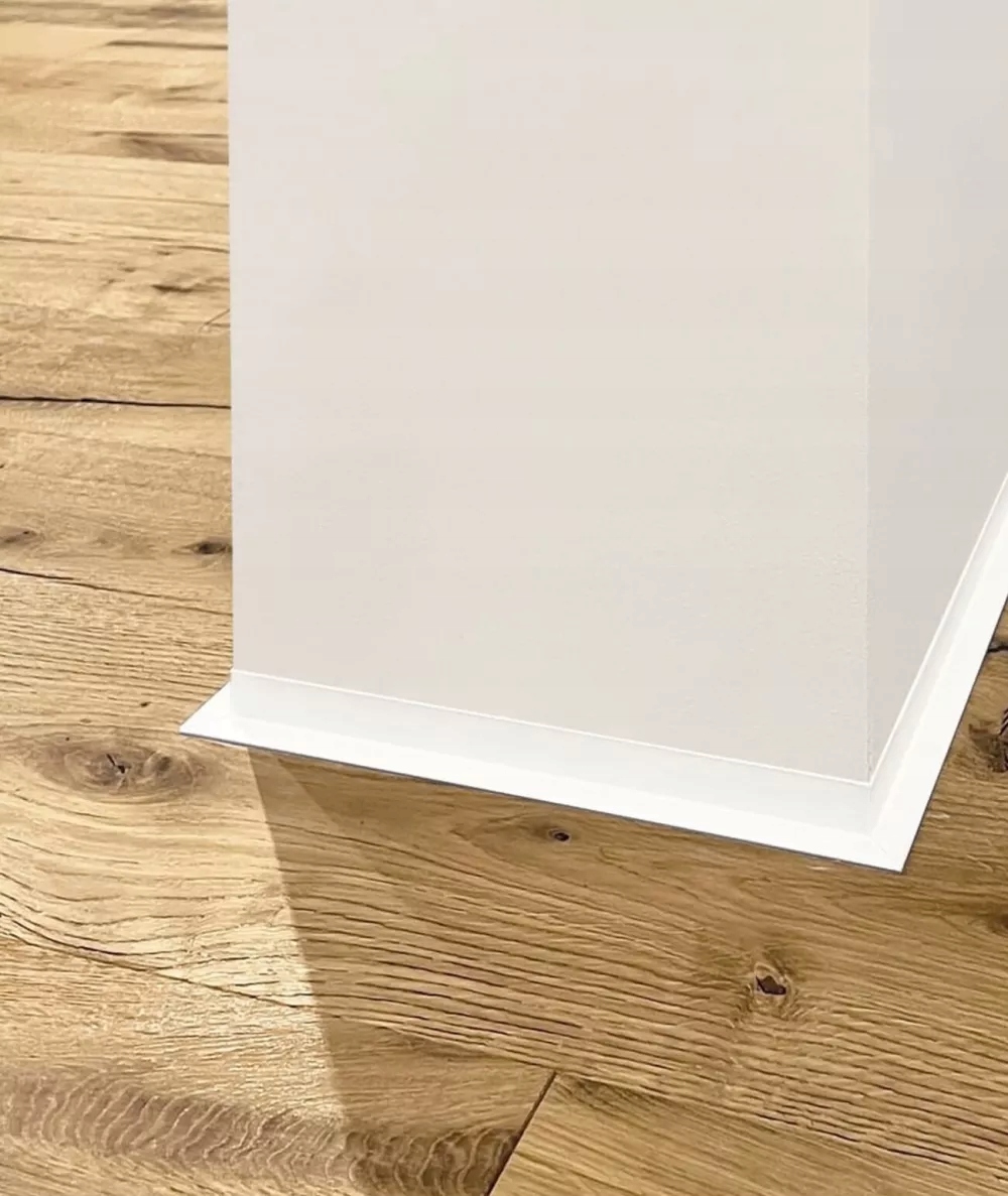 Minimalistyczna listwa przypodłogowa biała WINYL Marka inna
