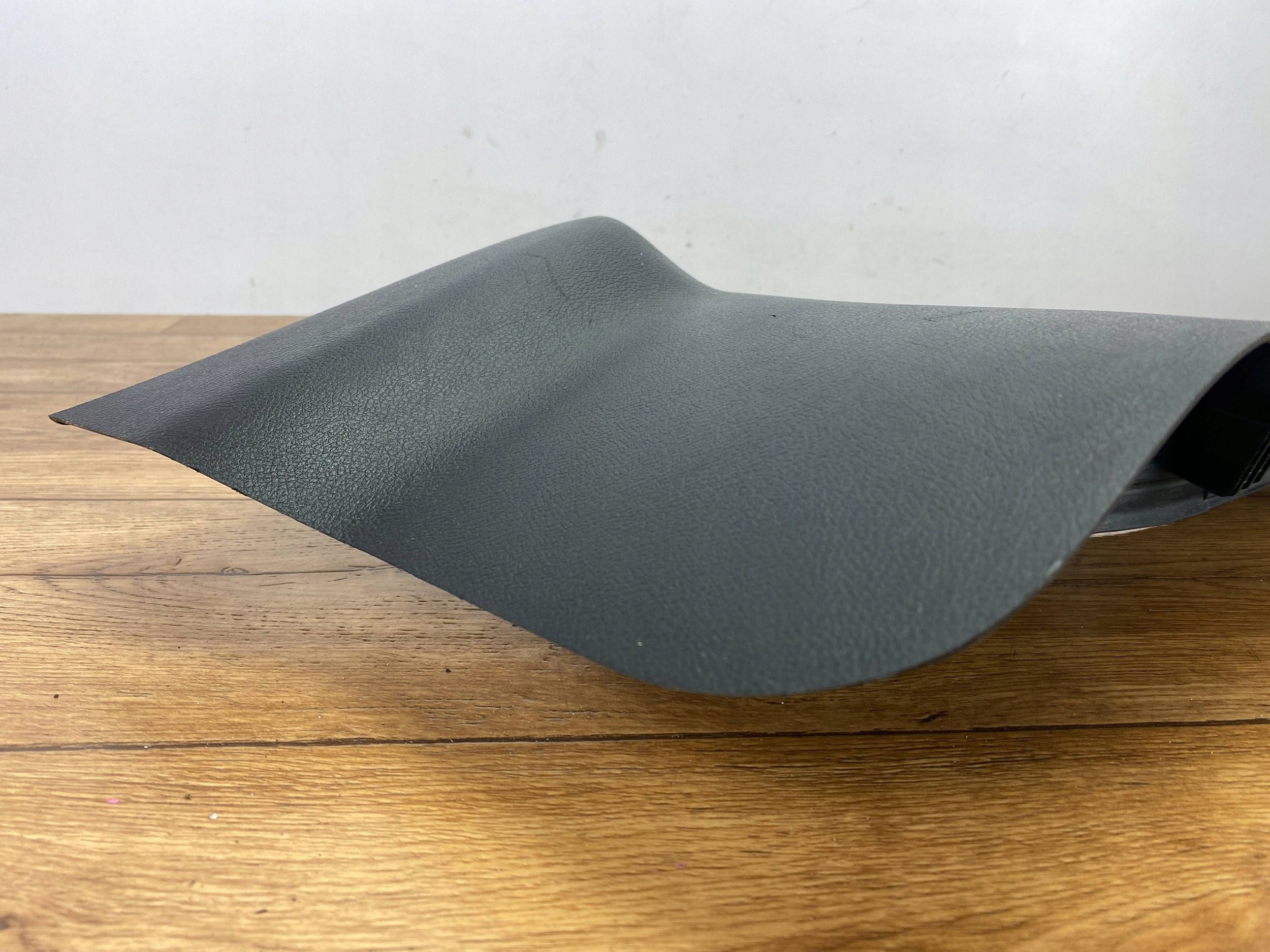 cap threshold door Dodge Challenger 2015+