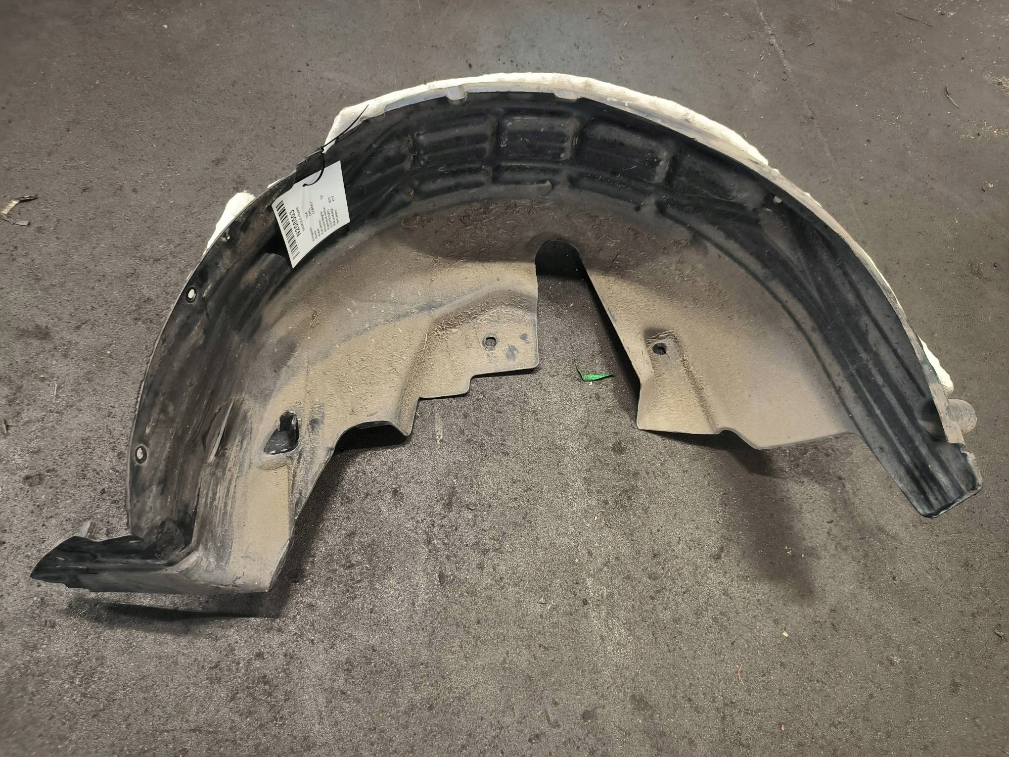 mudguard right 9829469180 OPEL CORSA F
