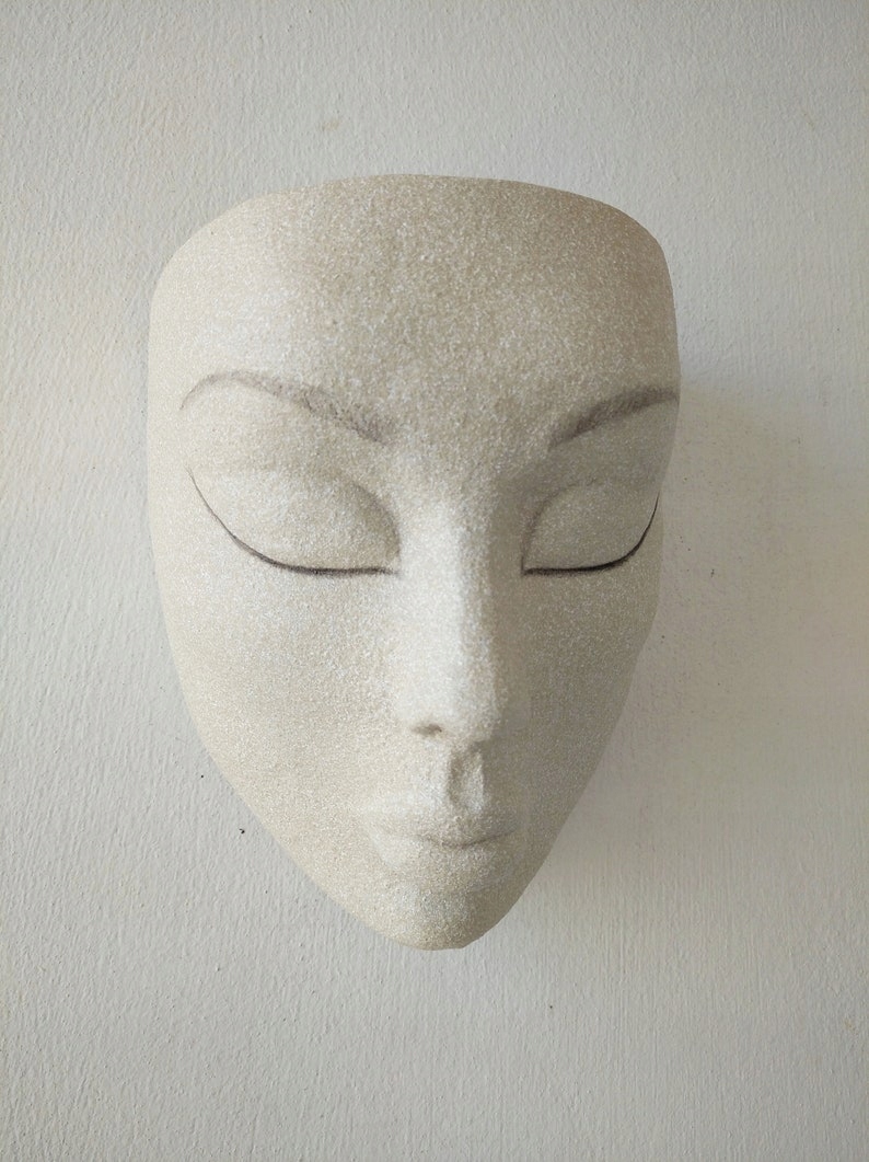 wisząca doniczka głowa kobiety Marka Miko