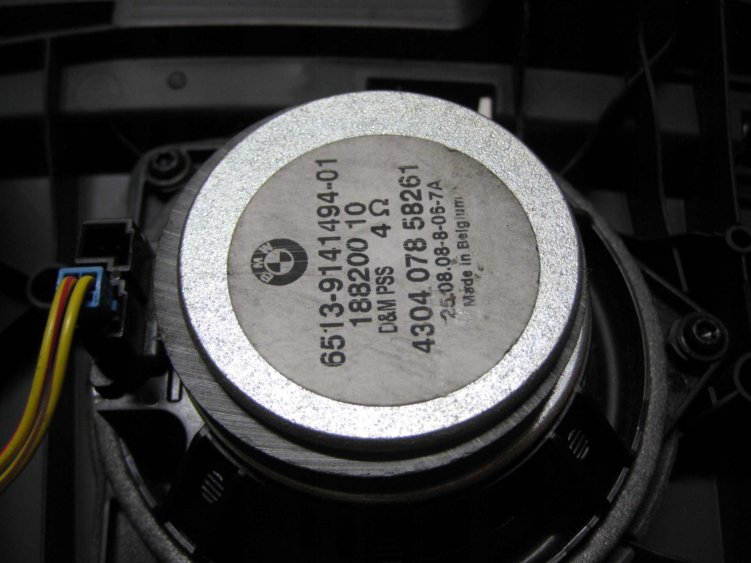 BMW E87 08R plato boot left speaker 7119501